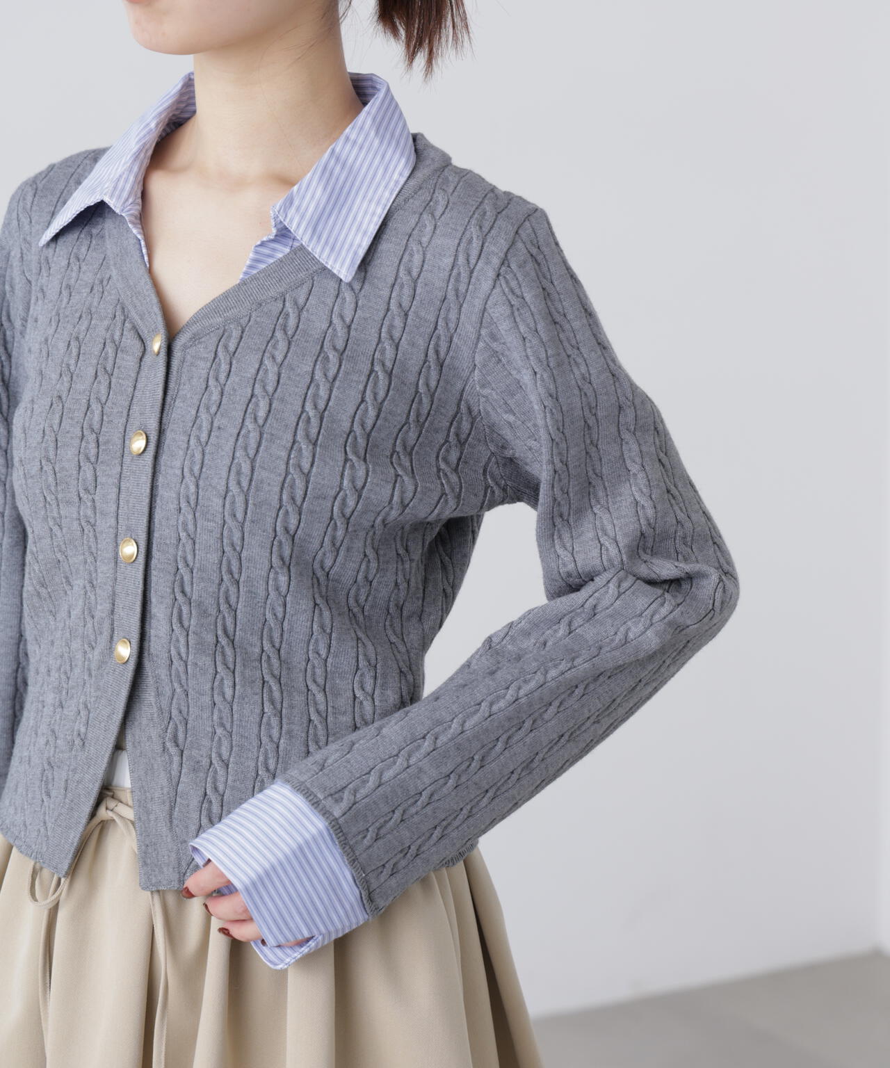 シャツレイヤードゴールドボタンニット