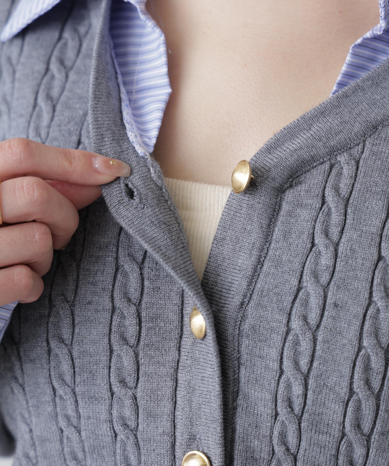 シャツレイヤードゴールドボタンニット
