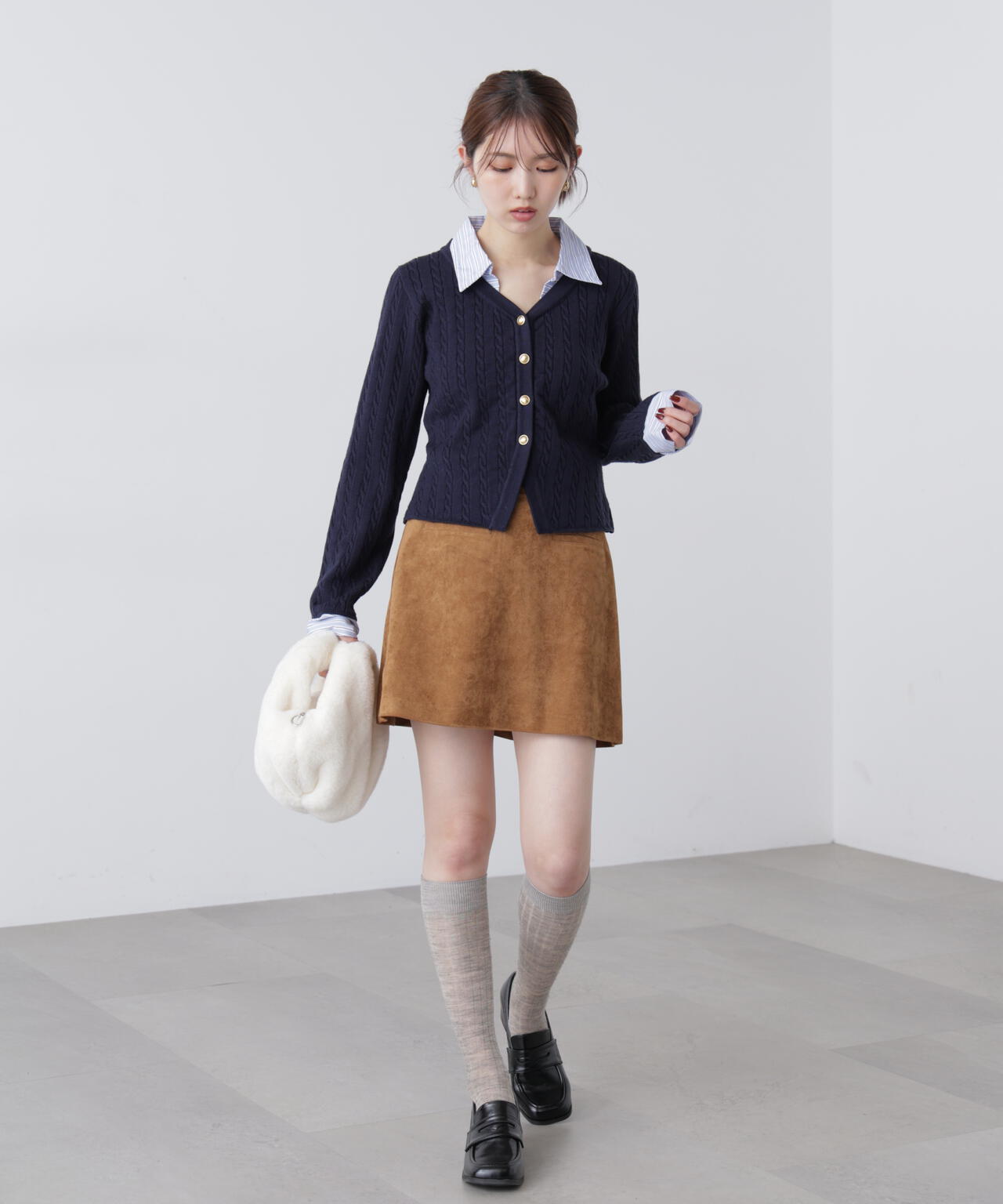 シャツレイヤードゴールドボタンニット