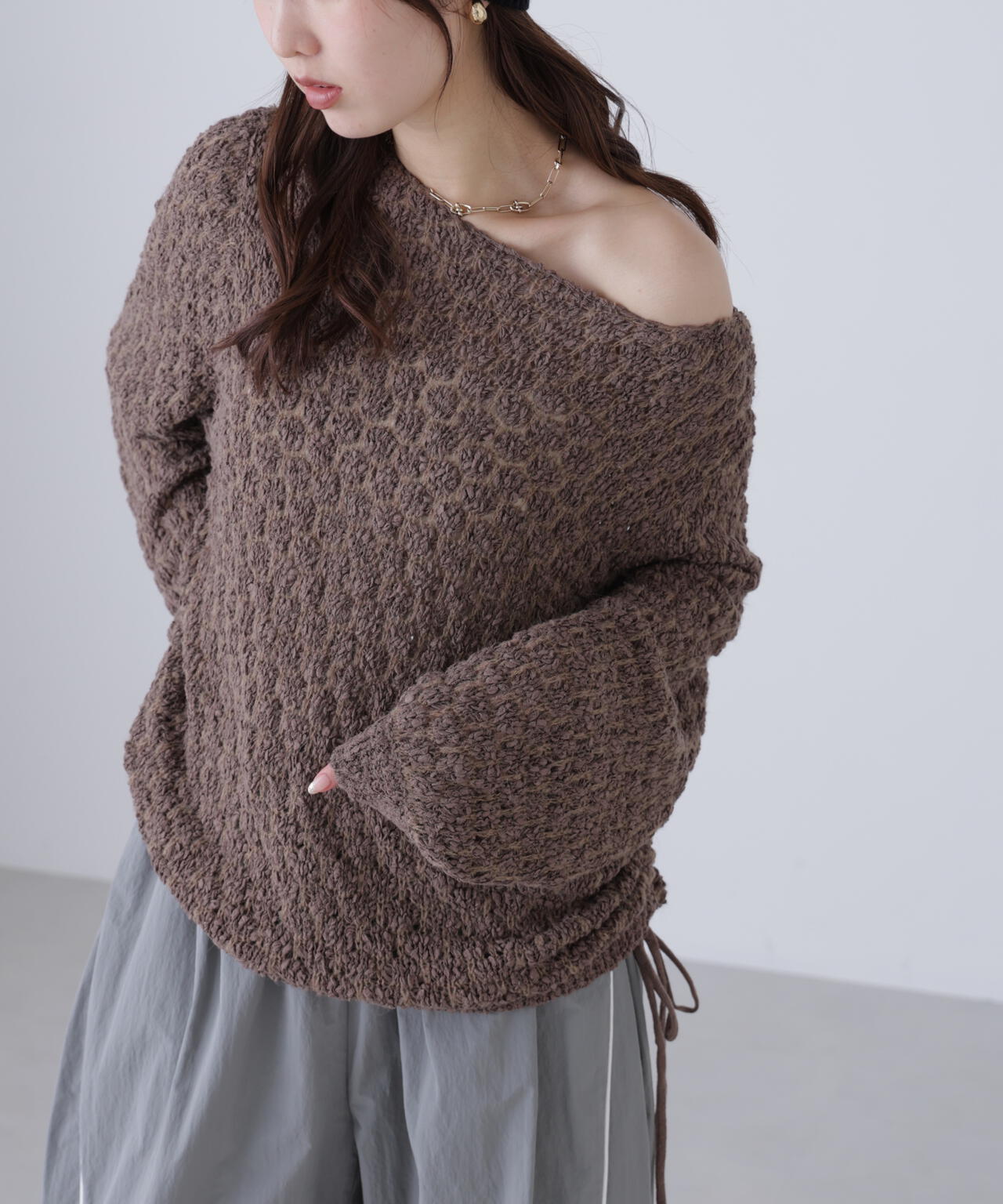 ポコポコワンショル脇ドロストオーバーニット