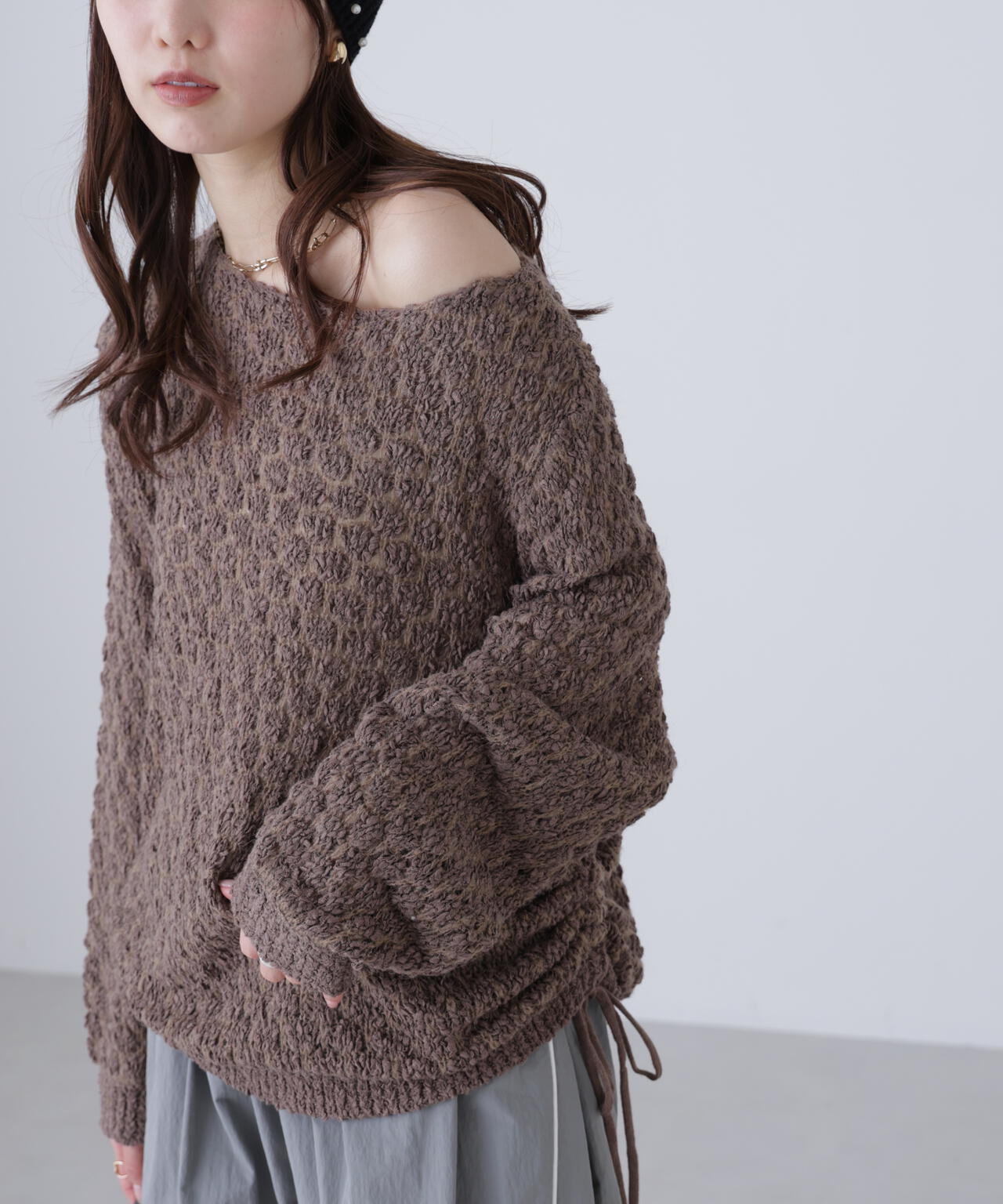 ポコポコワンショル脇ドロストオーバーニット