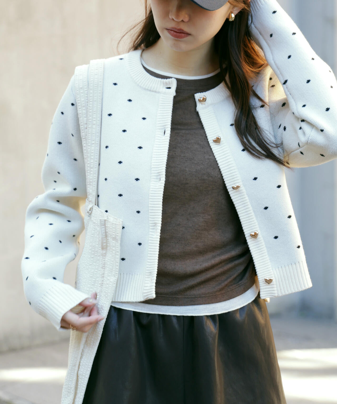 ハートボタンドット柄カーディガン