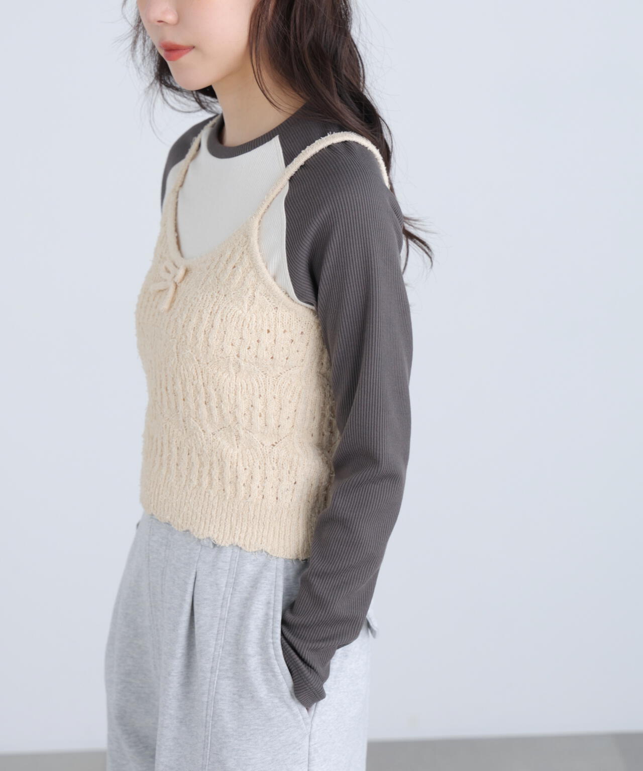透かし編みニットタンクトップビスチェ