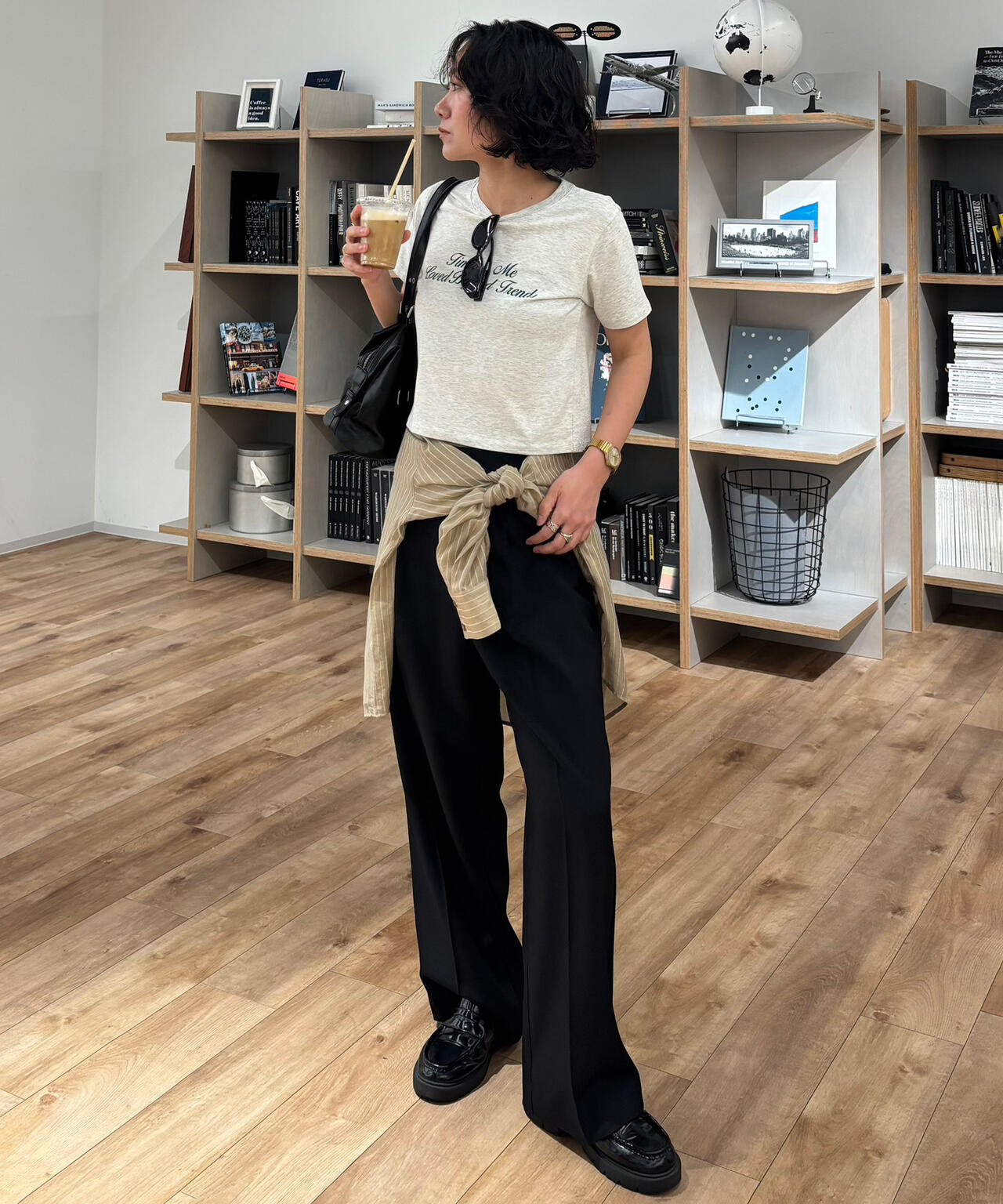 【新品】PRIORITY 大人気のプリーツパンツ　秋冬限定のベロア地　Cグレー Smart Easy】ワンタックワイドパンツ［切らずに履ける身長別サイズ/低