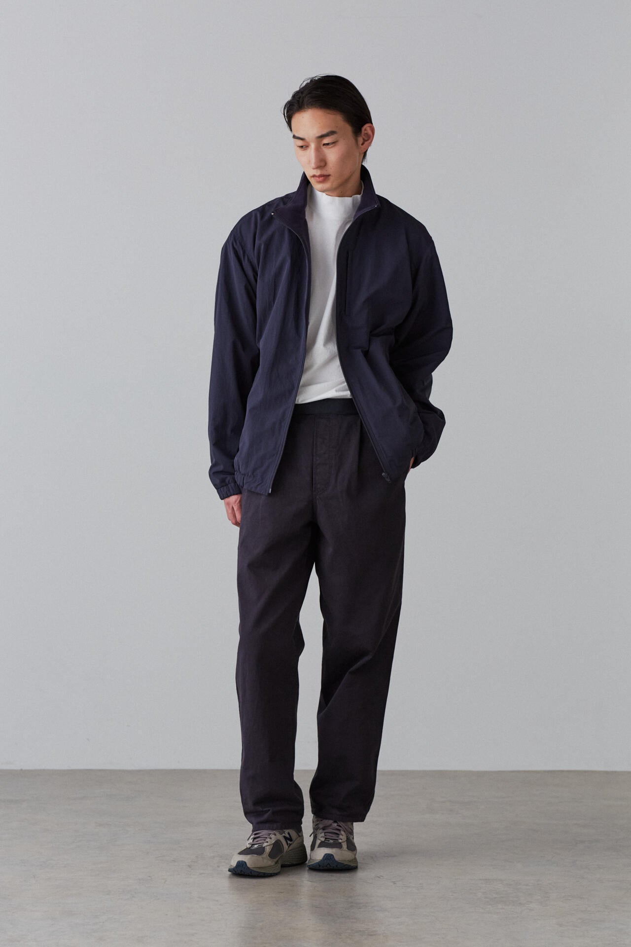 Y / ORGANIC COTTON CHINO BELTED TROUSERS | YLÈVE（イレーヴ