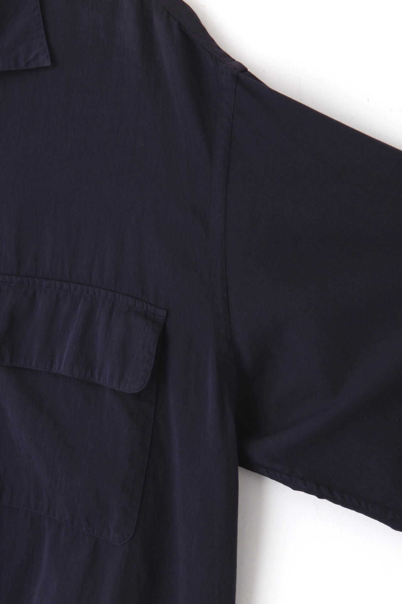 Y / ORGANIC COTTON WASHER SATIN OPEN COLLAR SHIRT | YLÈVE