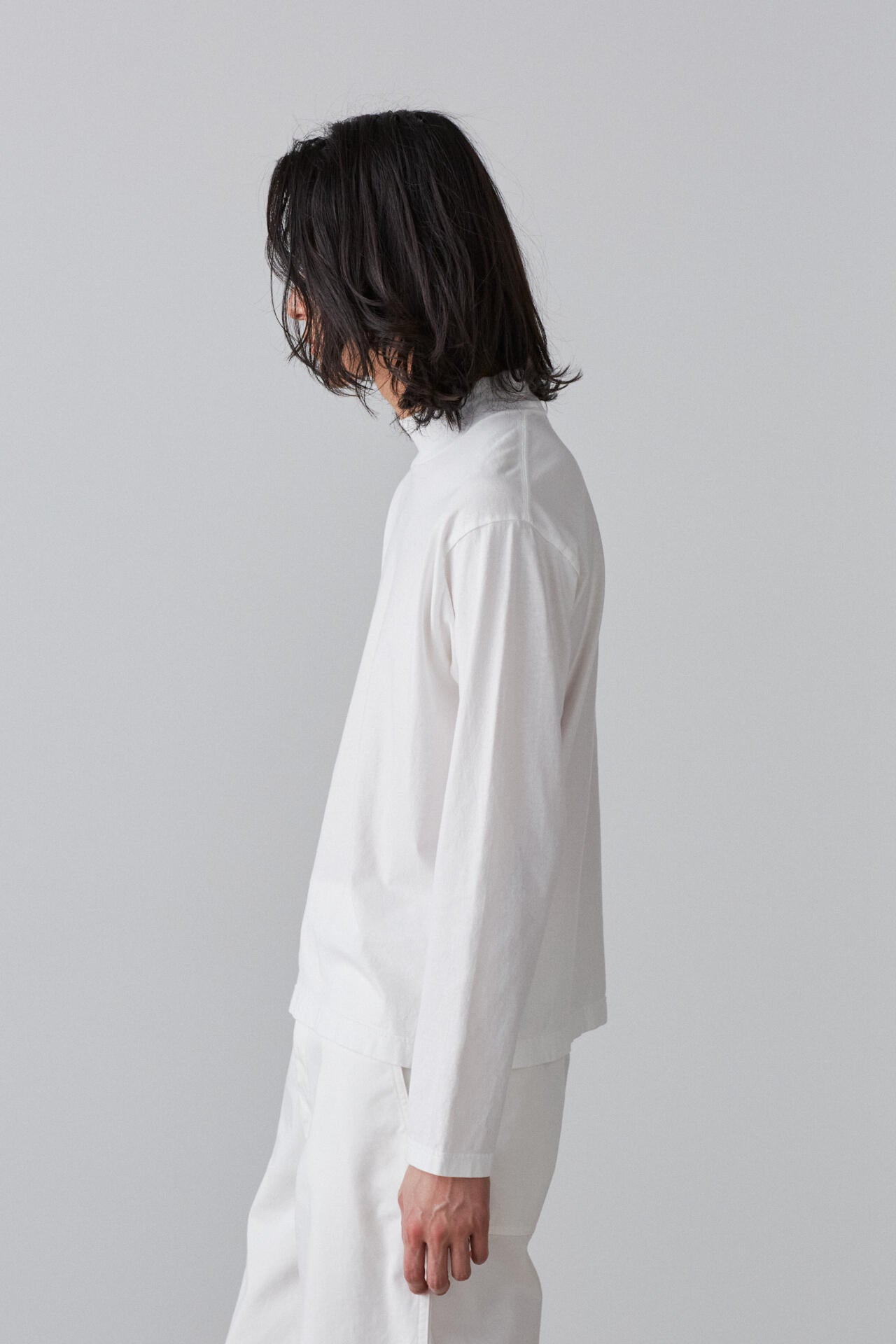 Y / ORGANIC COTTON JERSEY MOCK NECK LONG SLEEVE T‐SHIRT
