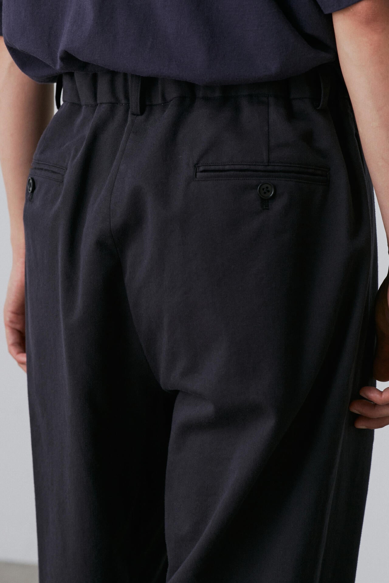 Ｙ / ORGANIC COTTON TENCEL CHINO TROUSERS