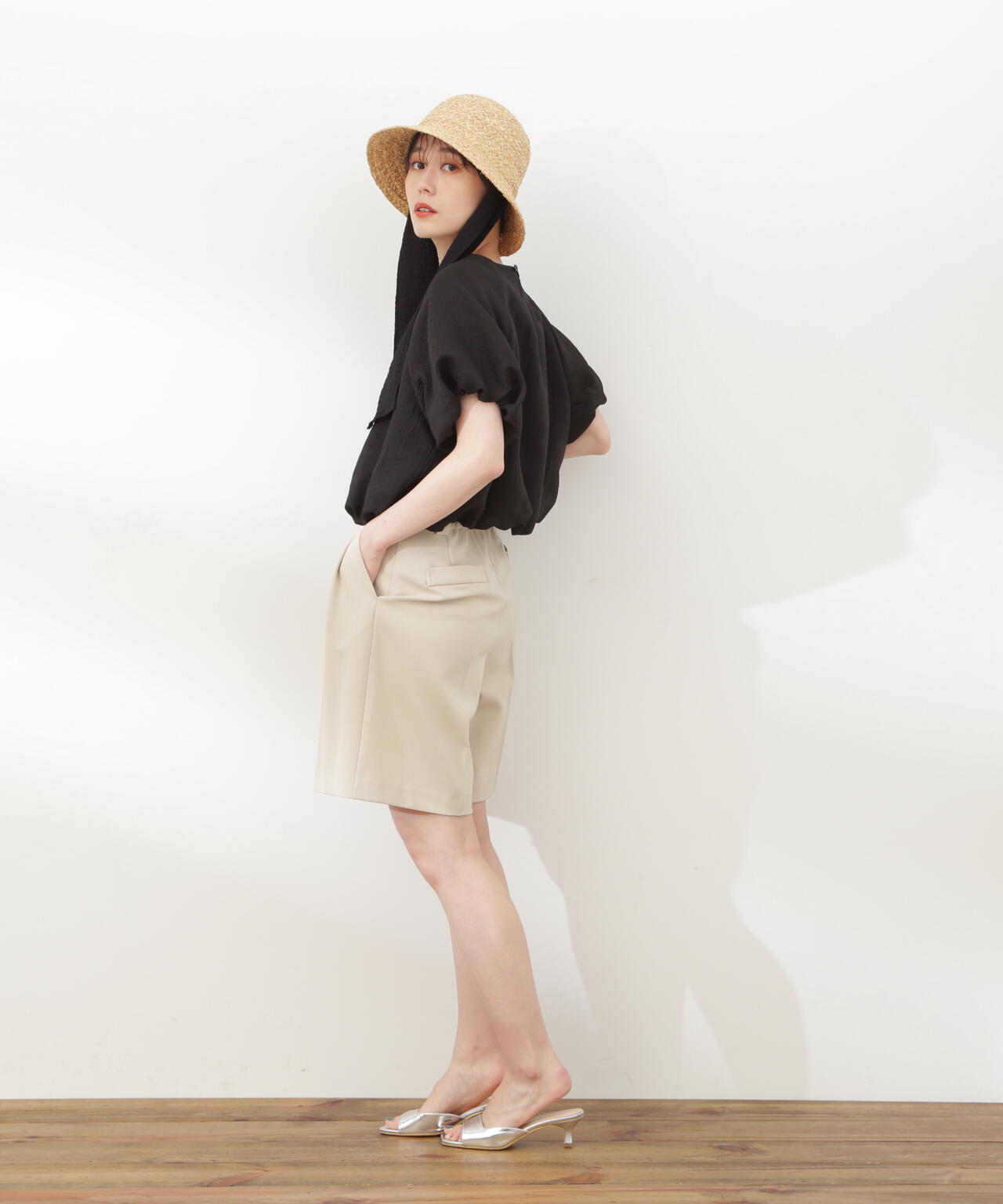 168cm/B76/W60/H86 着用サイズ：M