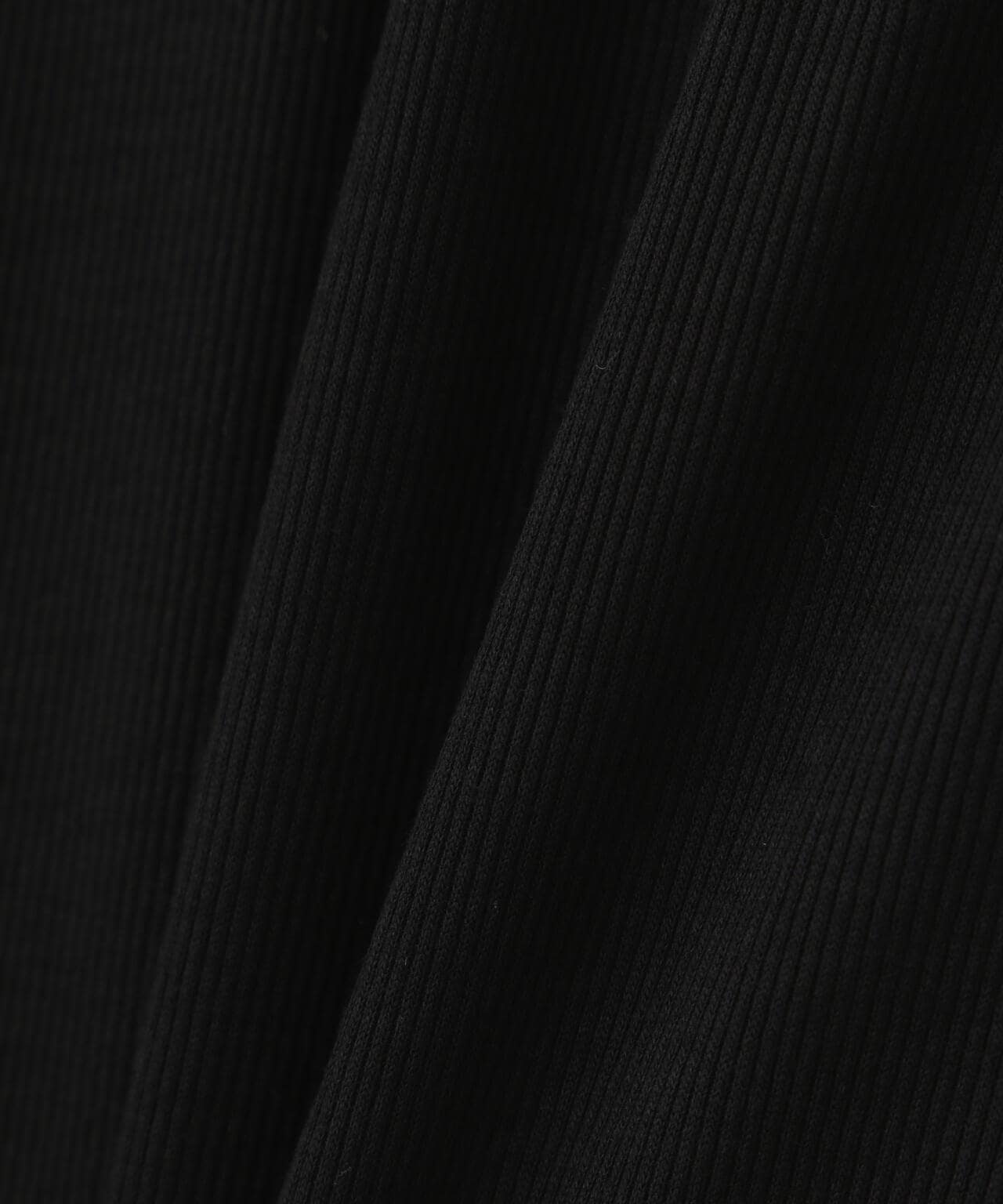 ボトルネックカットソー