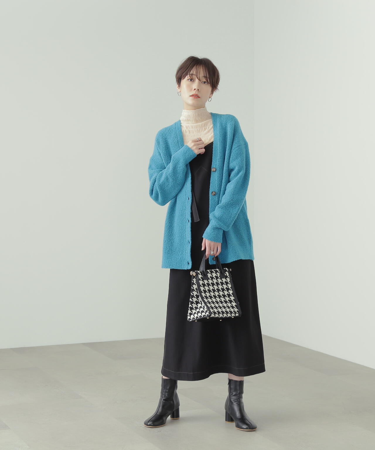 168cm/B76/W60/H86 着用サイズ：M