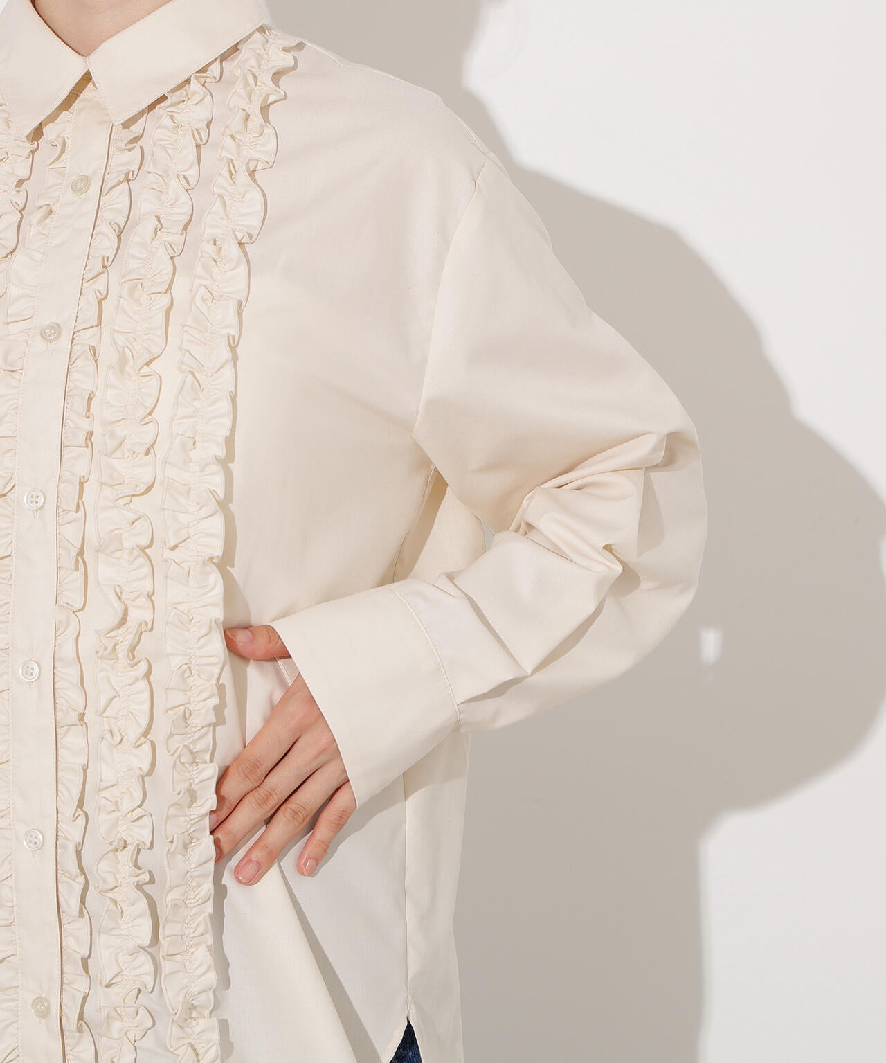 パフ袖　フロントフリル　長袖　ブラウス 岸本セシルさん着用】フロントフリルブラウス | N. Natural Beauty