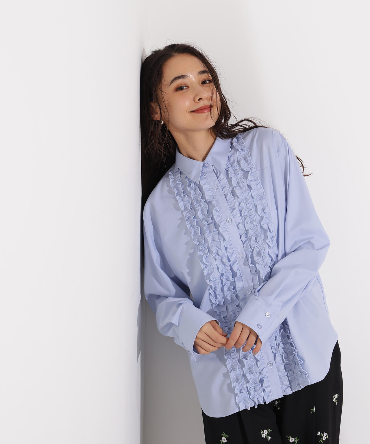 【岸本セシルさん着用】フロントフリルブラウス