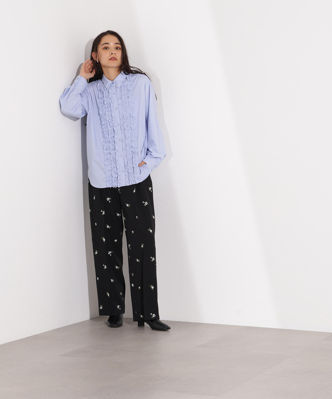 【岸本セシルさん着用】フロントフリルブラウス