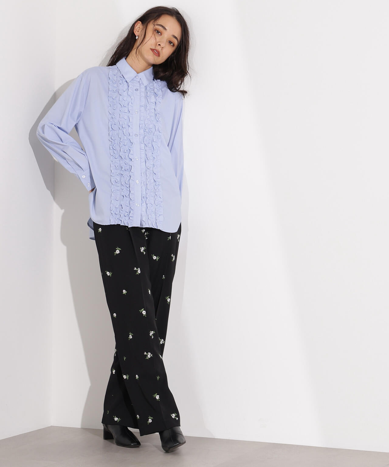 【岸本セシルさん着用】フロントフリルブラウス