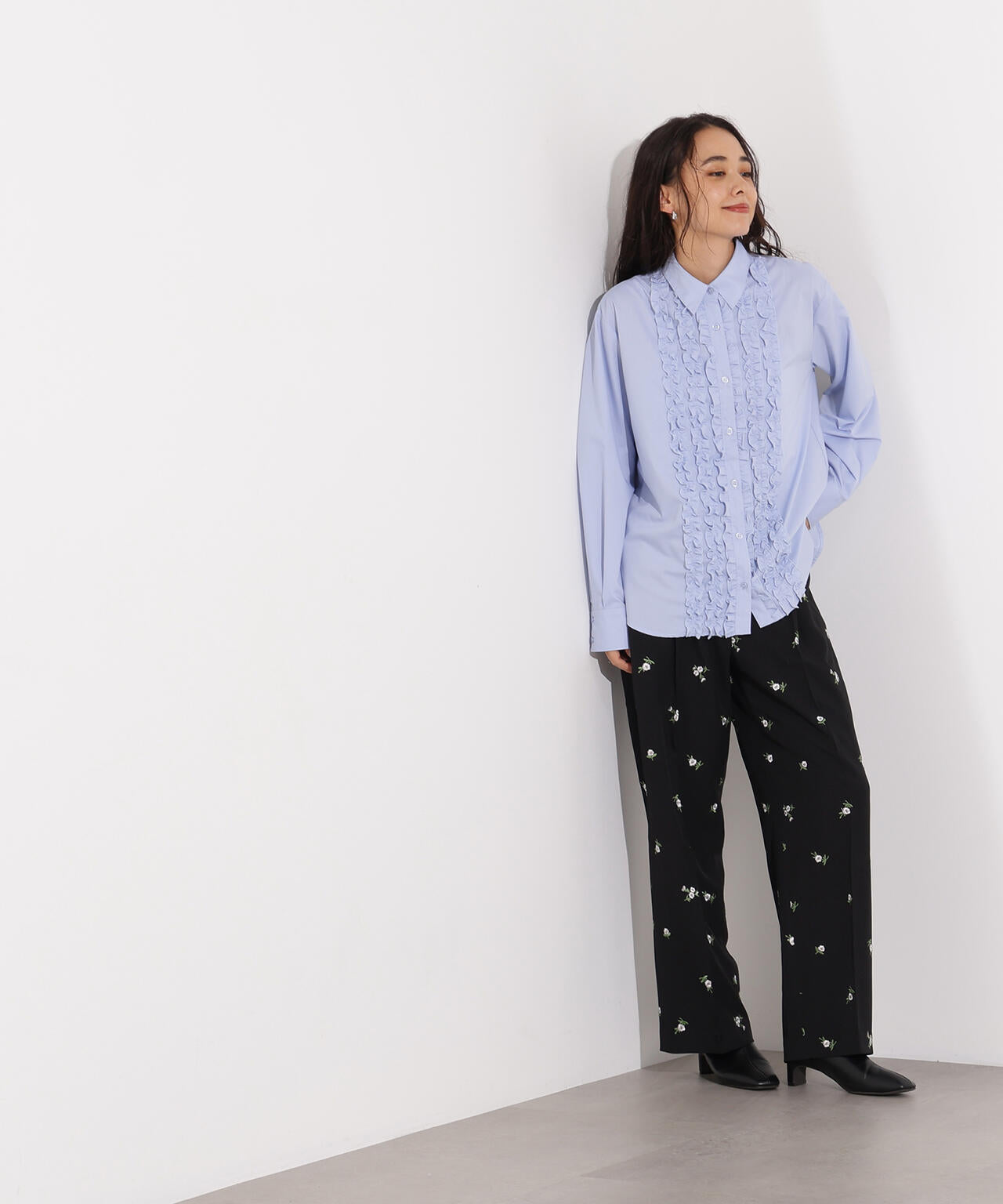 【岸本セシルさん着用】フロントフリルブラウス