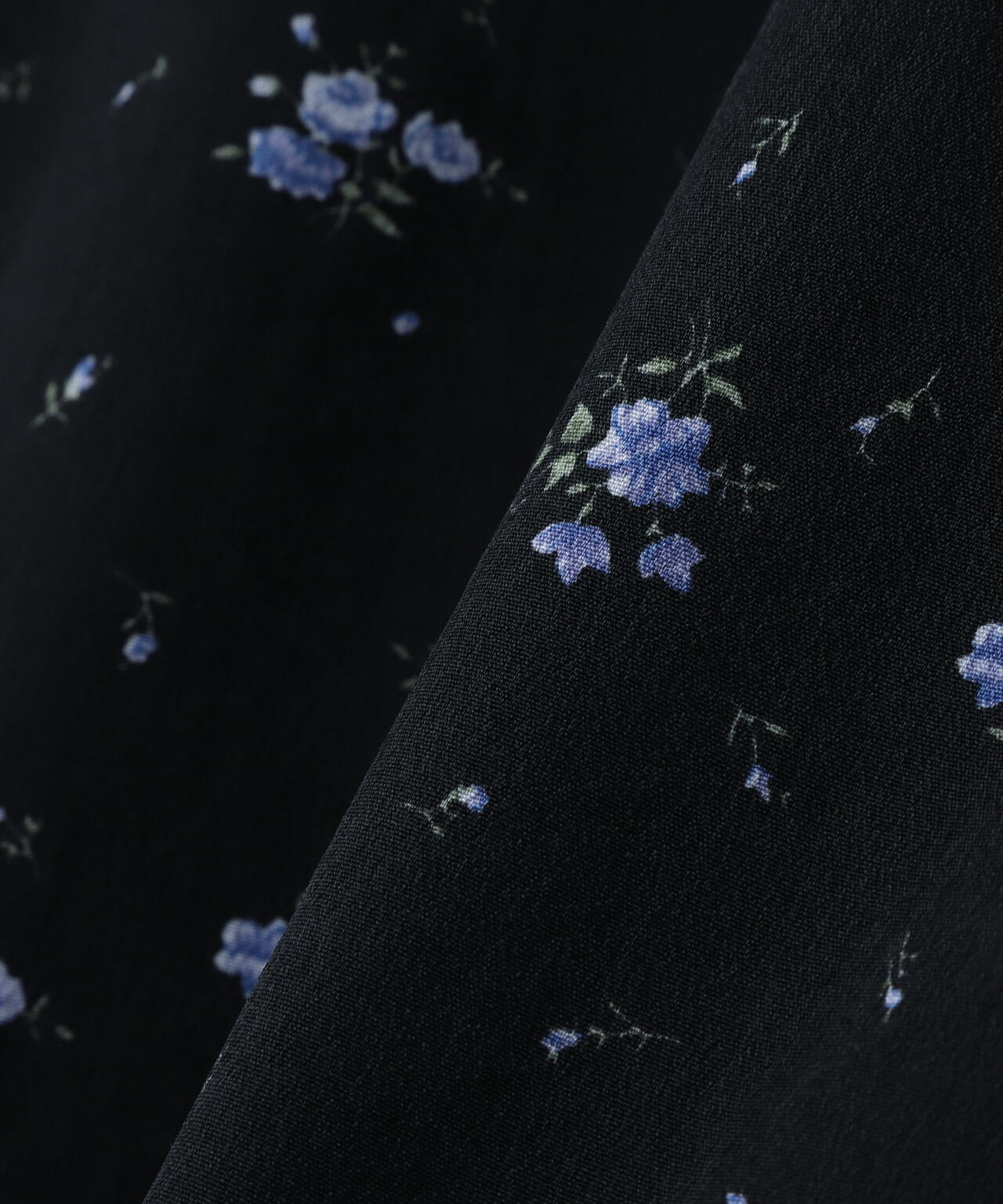 プリントラッフルブラウス