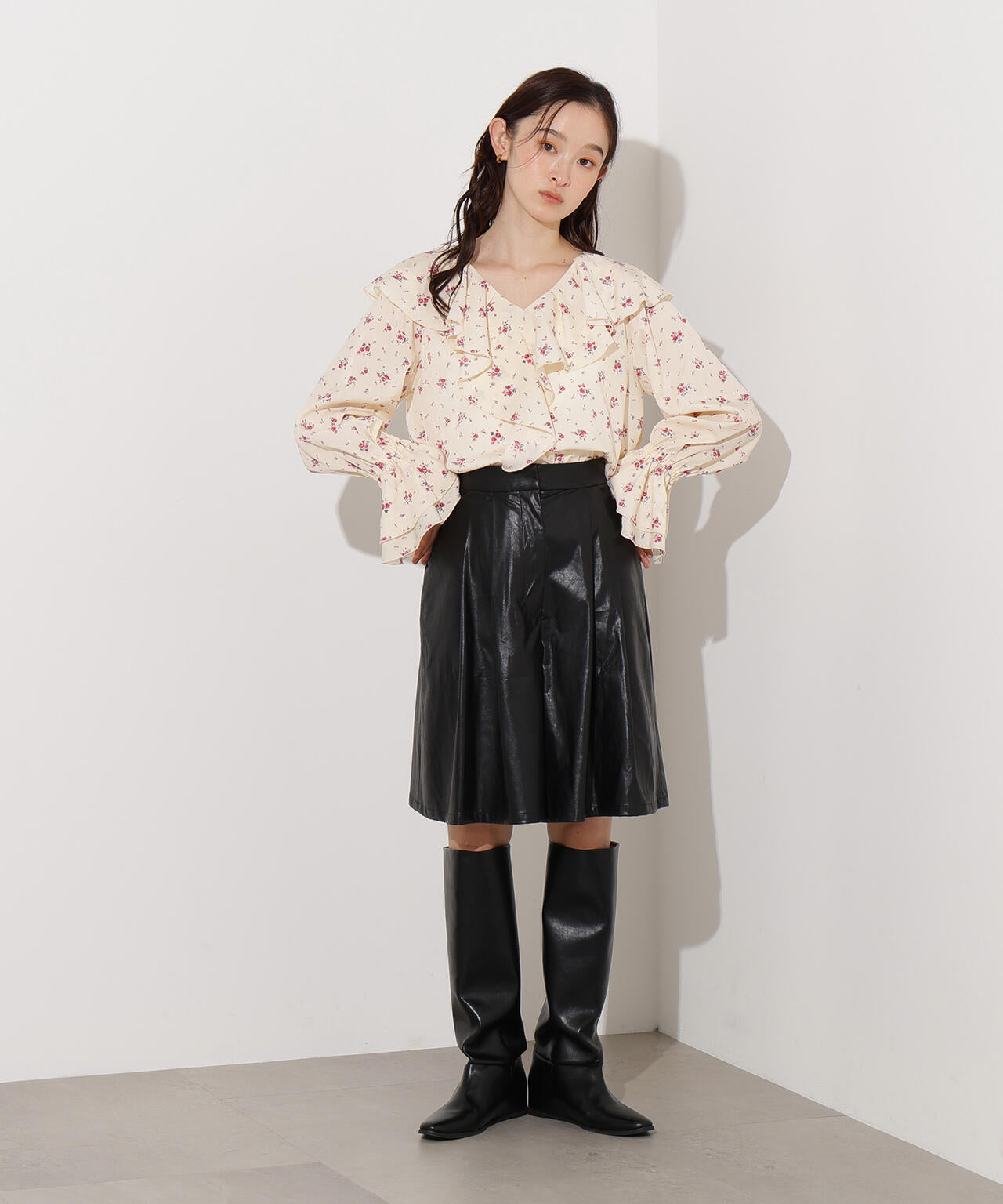 プリントラッフルブラウス