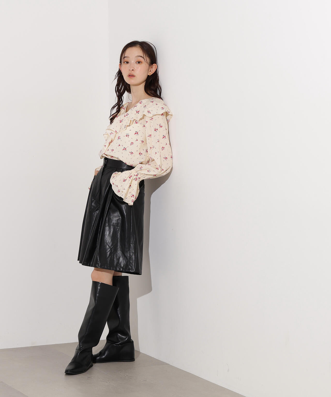 プリントラッフルブラウス