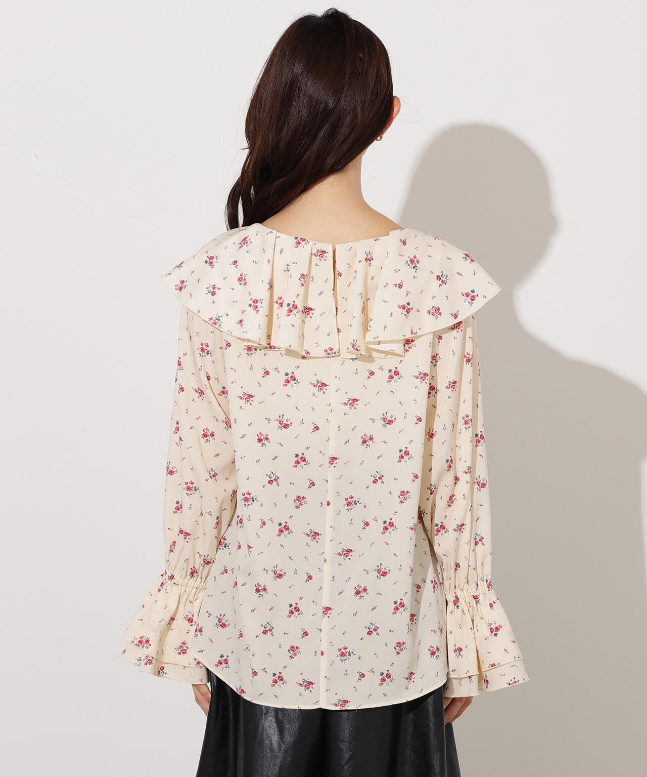 プリントラッフルブラウス