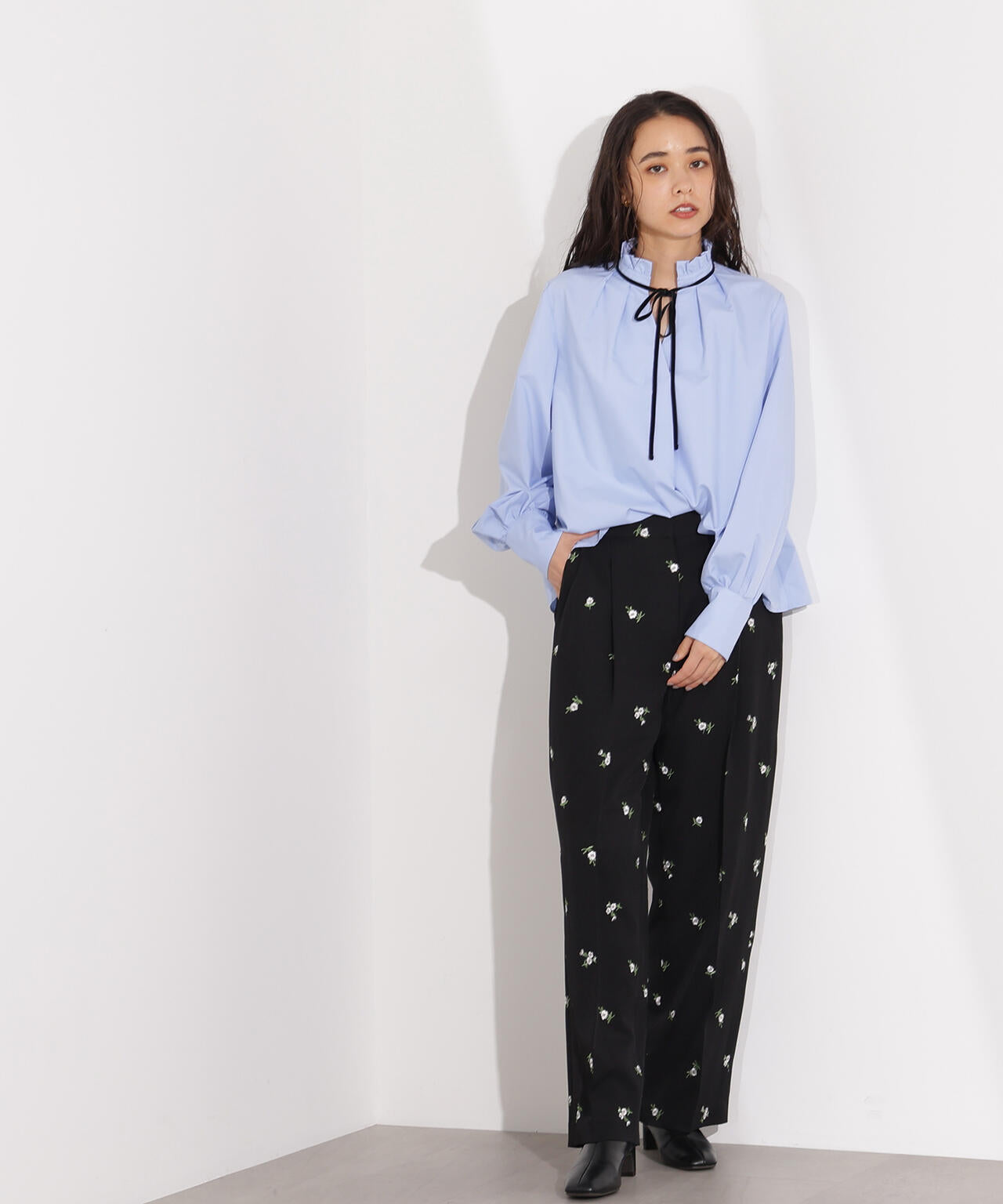 【岸本セシルさん着用】ベロアリボンスキッパーブラウス