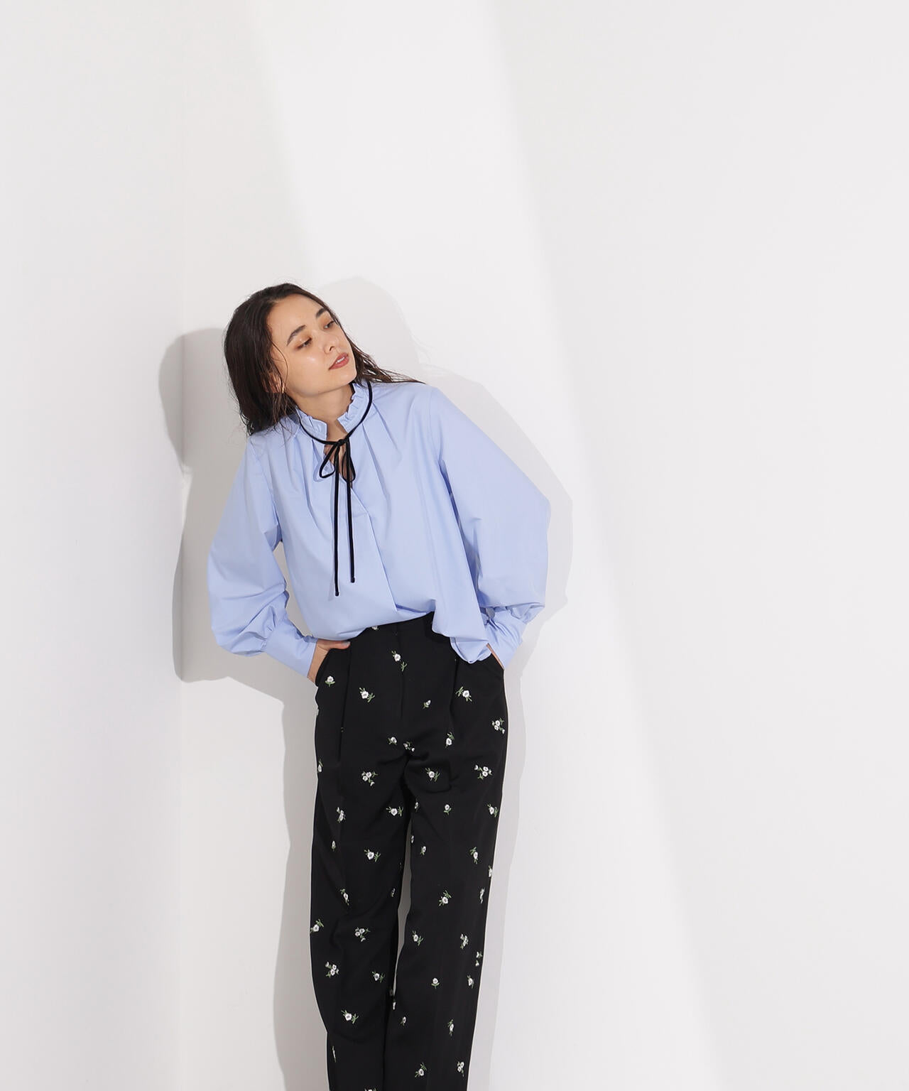 【岸本セシルさん着用】ベロアリボンスキッパーブラウス