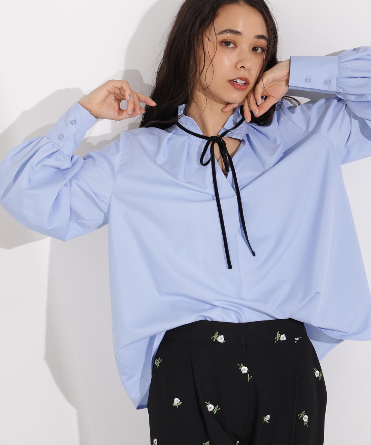 【岸本セシルさん着用】ベロアリボンスキッパーブラウス