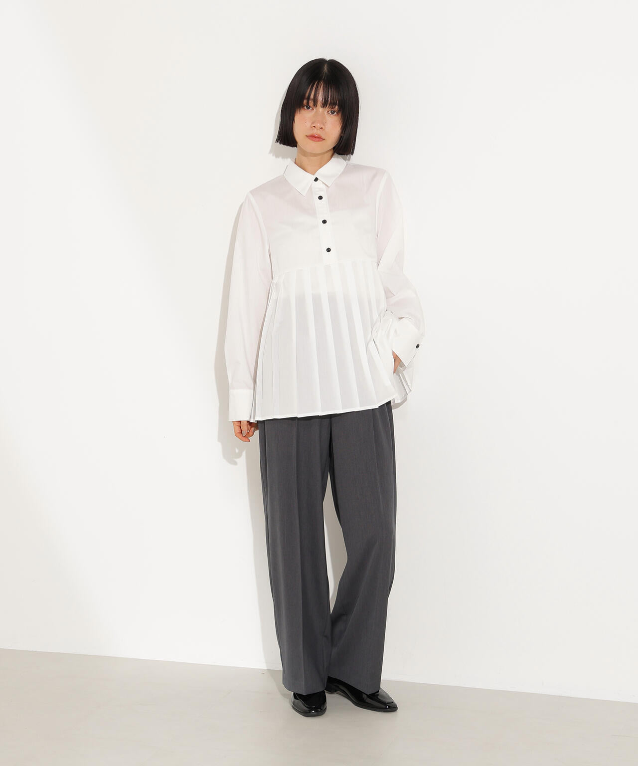 プリーツペプラムブラウス
