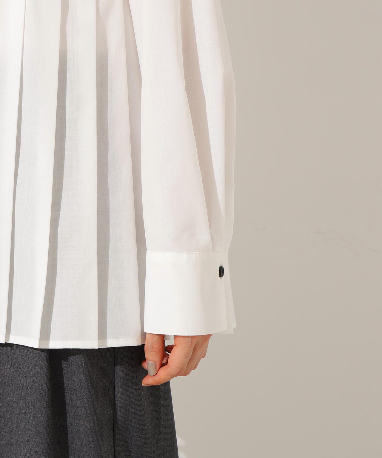 プリーツペプラムブラウス