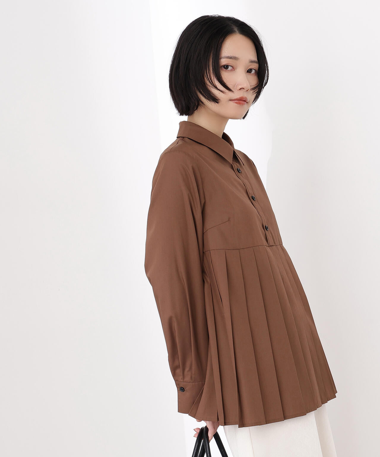 プリーツペプラムブラウス