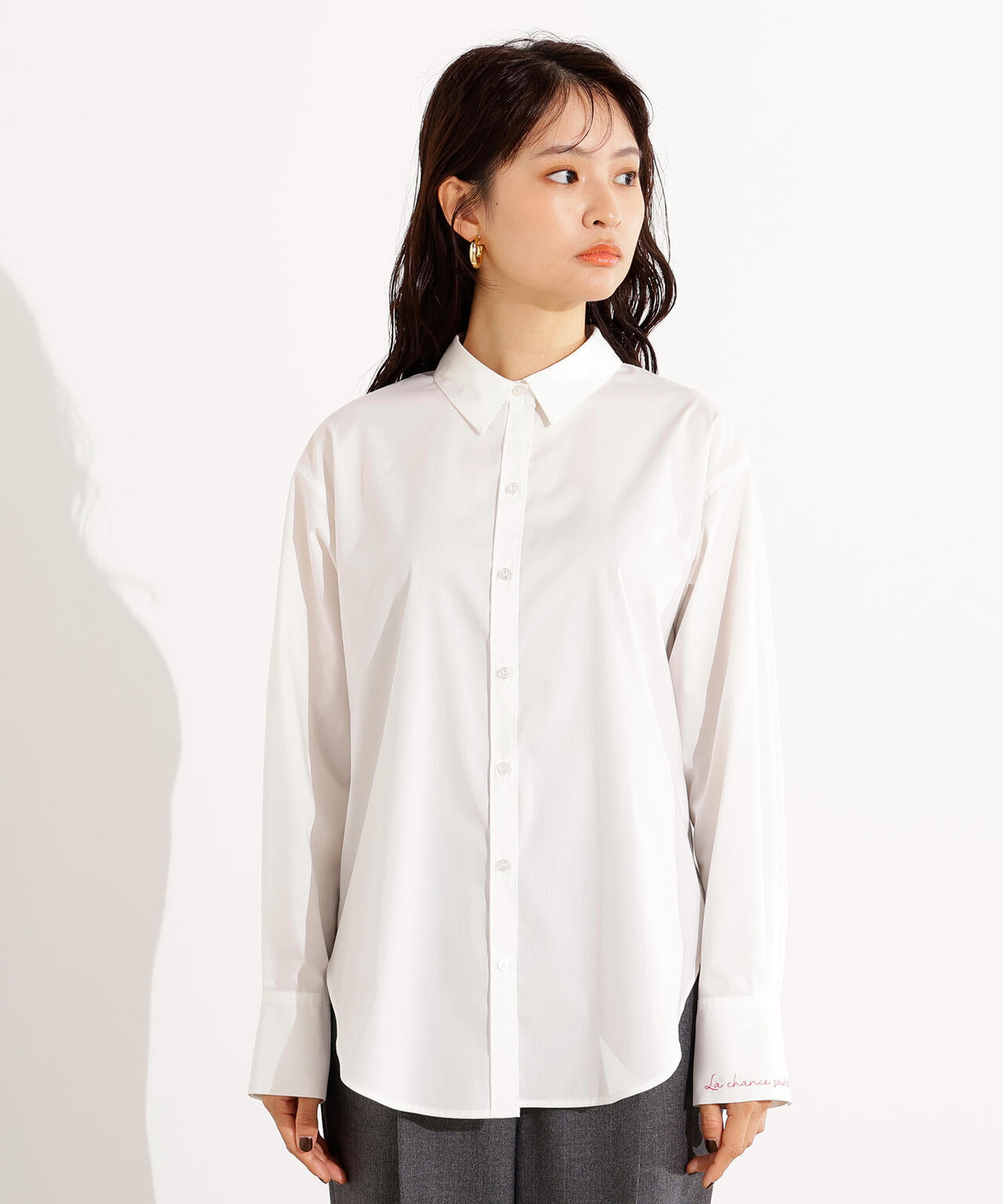 【WMNS: Mサイズ】1PIU1UGUALE3 シャツ　ベージュ　サマーウェア WMNS: Mサイズ】1PIU1UGUALE3 シャツ ベージュ サマーウェア