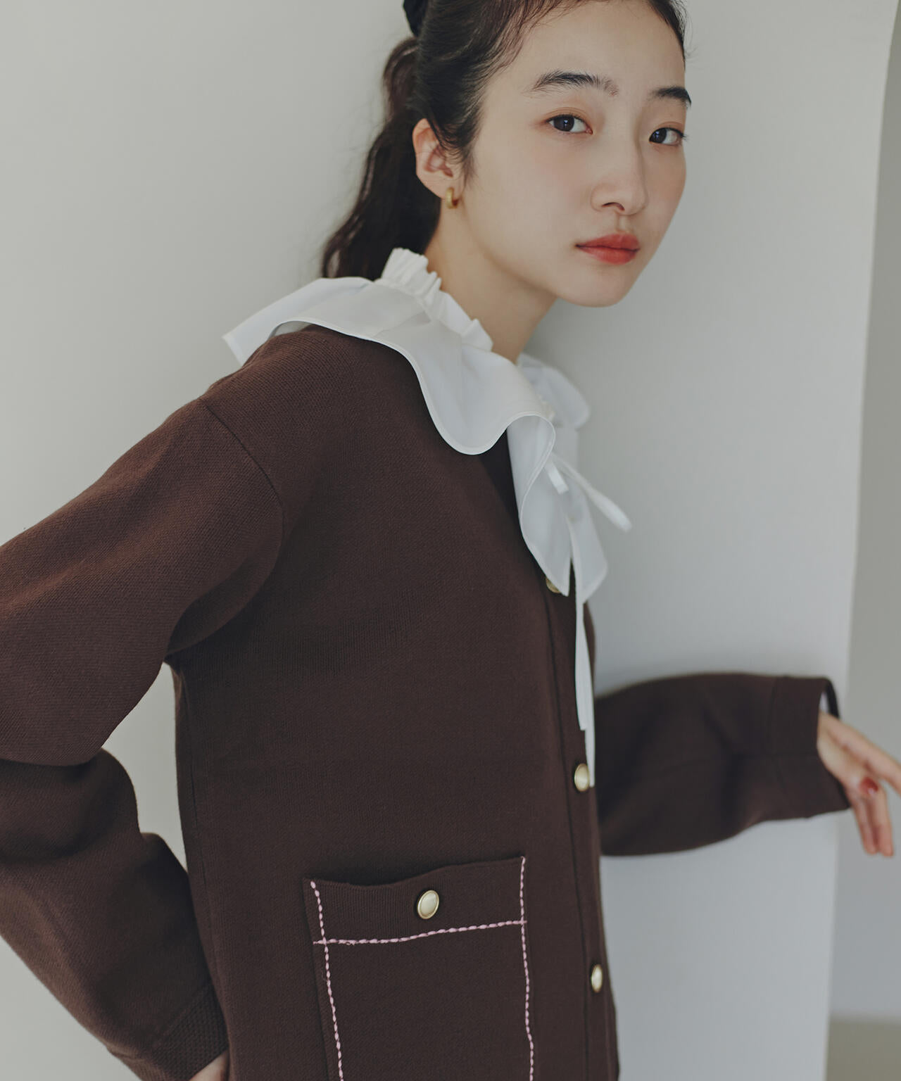 ダブルフリルネックブラウス