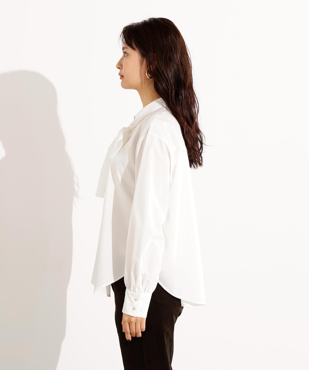 【小室安未さん着用】ゴールドボタン2wayリボンブラウス