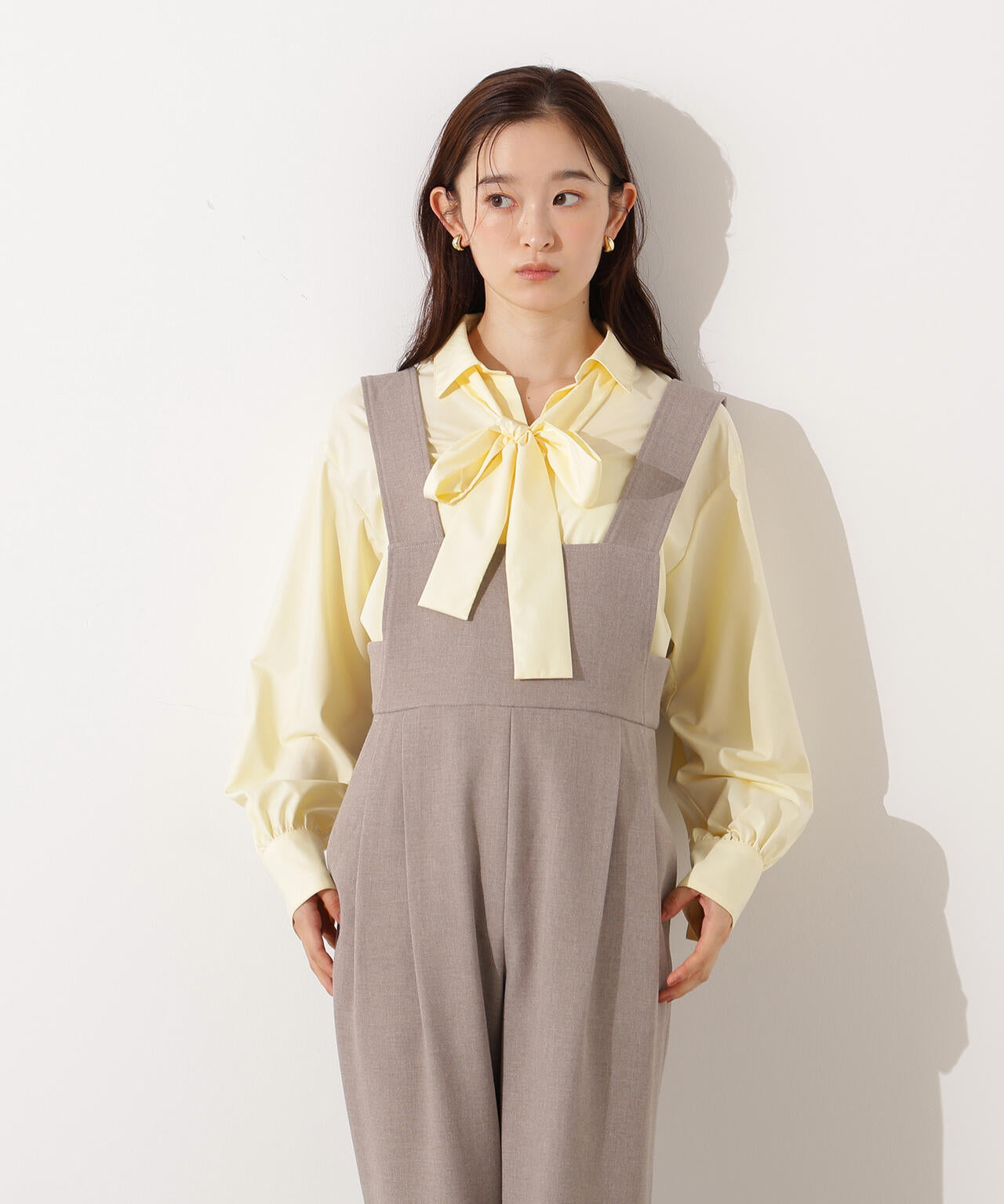 【小室安未さん着用】ゴールドボタン2wayリボンブラウス