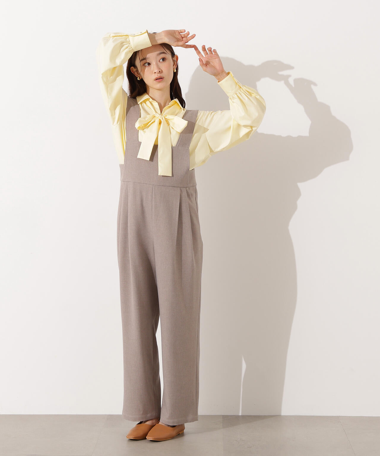 【小室安未さん着用】ゴールドボタン2wayリボンブラウス