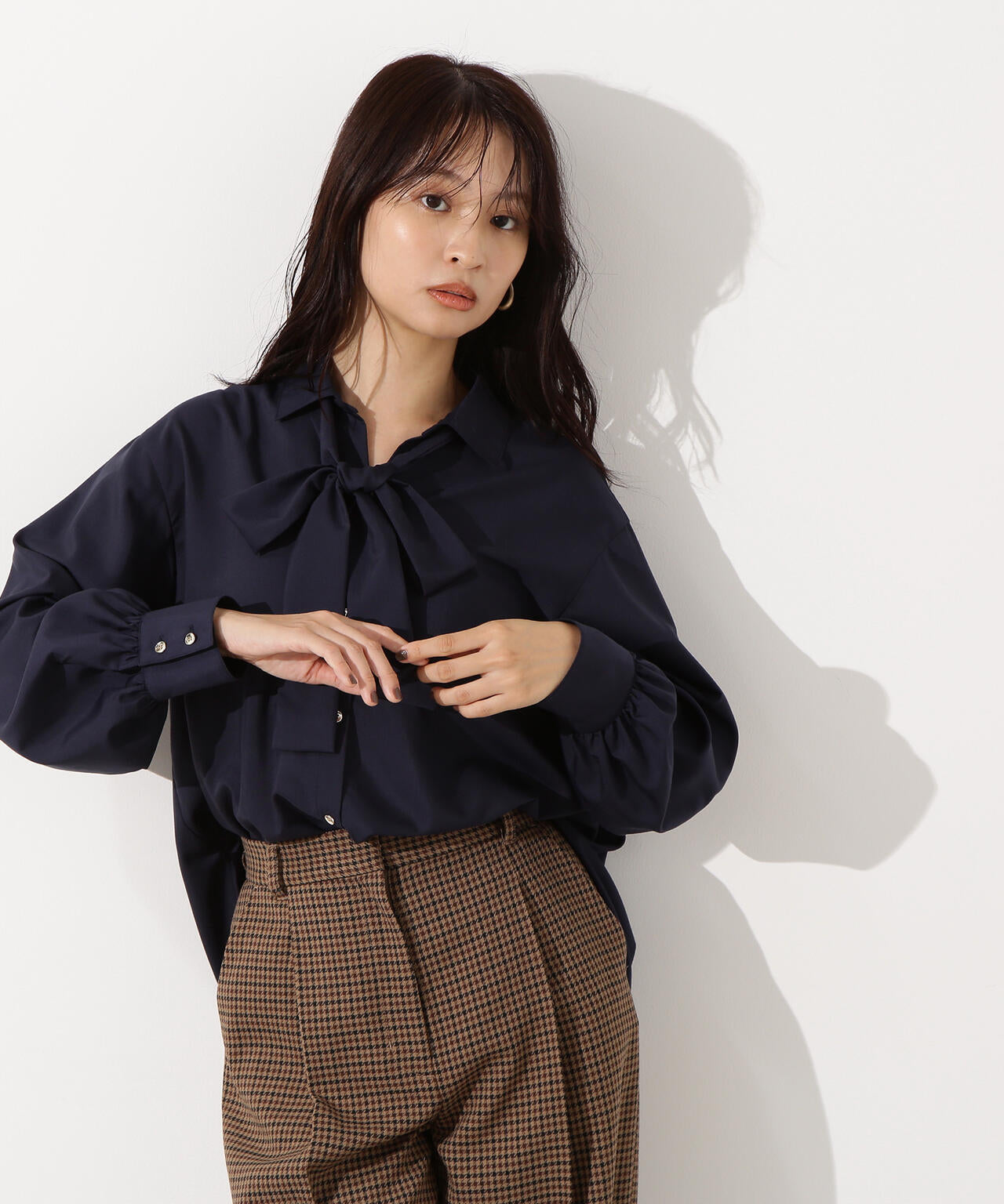【小室安未さん着用】ゴールドボタン2wayリボンブラウス