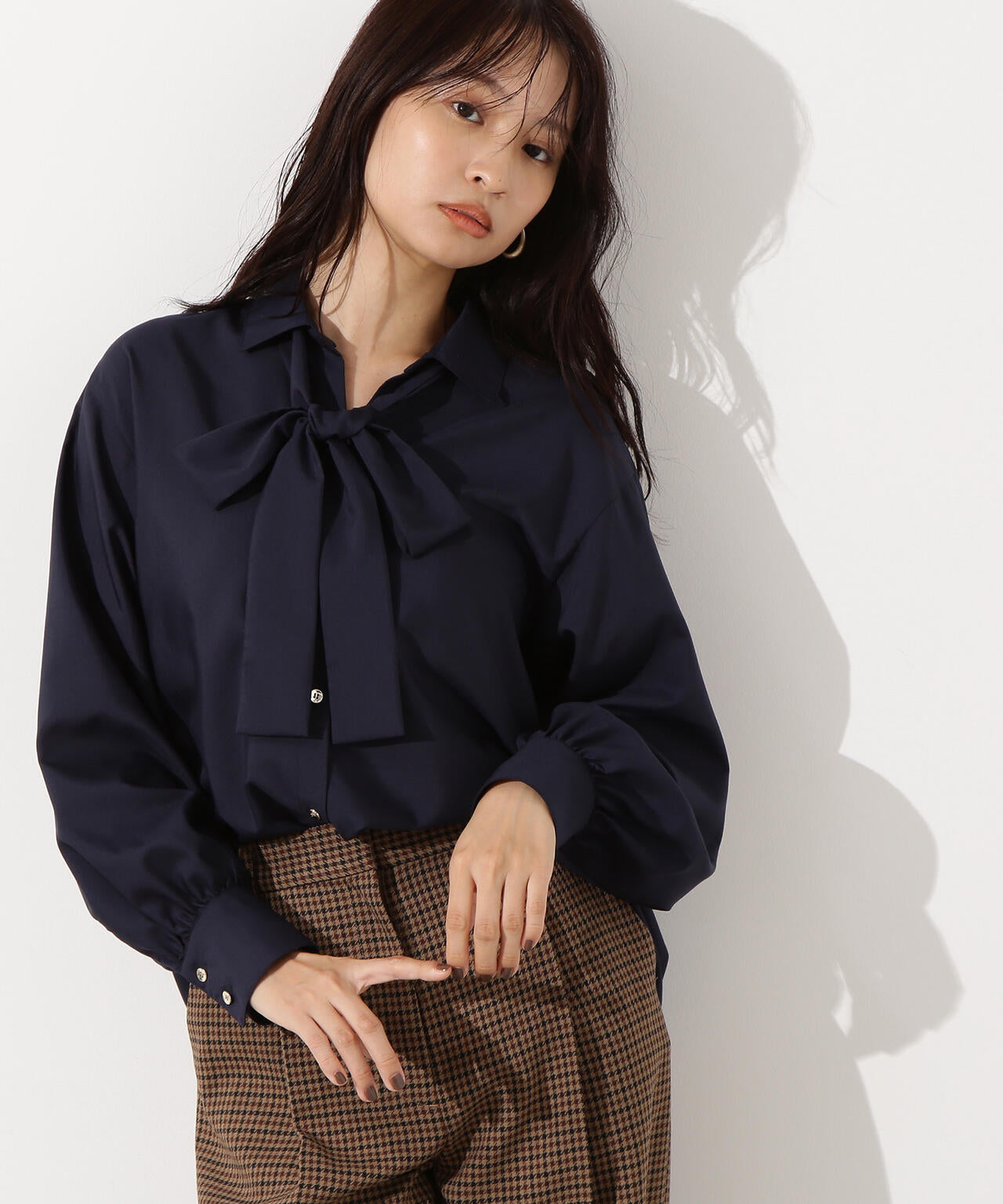 【小室安未さん着用】ゴールドボタン2wayリボンブラウス