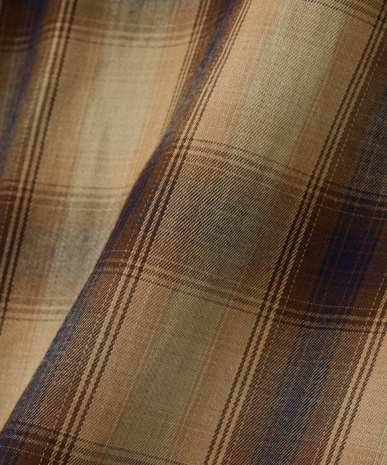 【岸本セシルさん着用】チェックオーバーシャツ