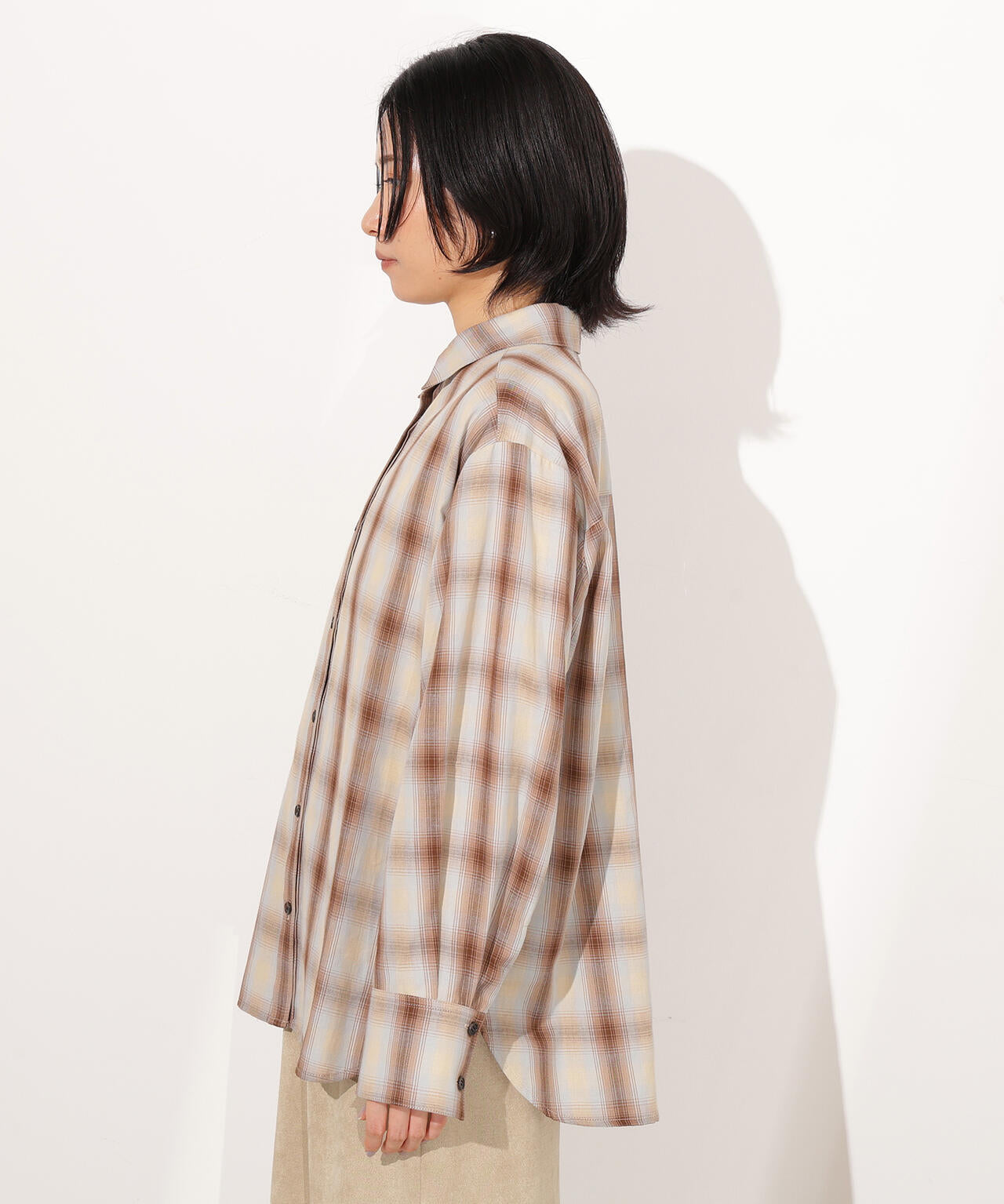 【岸本セシルさん着用】チェックオーバーシャツ