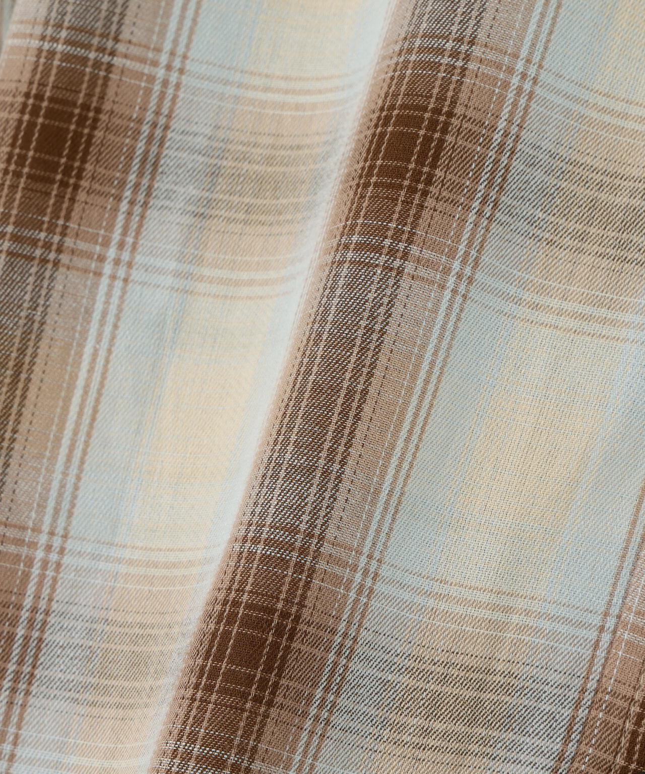 【岸本セシルさん着用】チェックオーバーシャツ