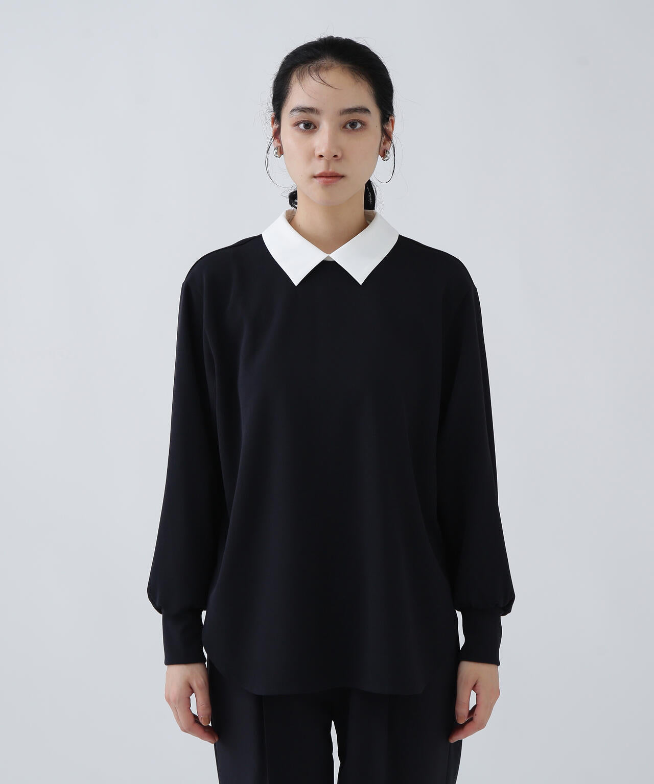 紺ブラウス 瞬間コ－デ】襟をオンオフ。洗える楽ちんキレイ見えジャージー