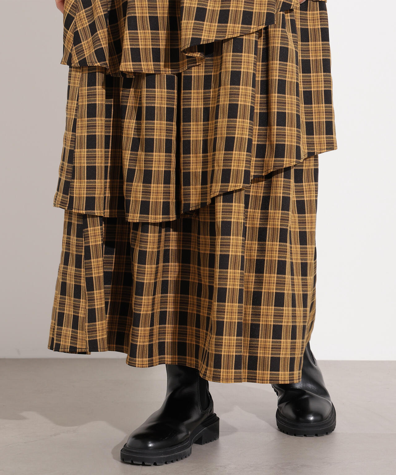 岸本セシルさん着用】ランダムティアードチェックスカート | N