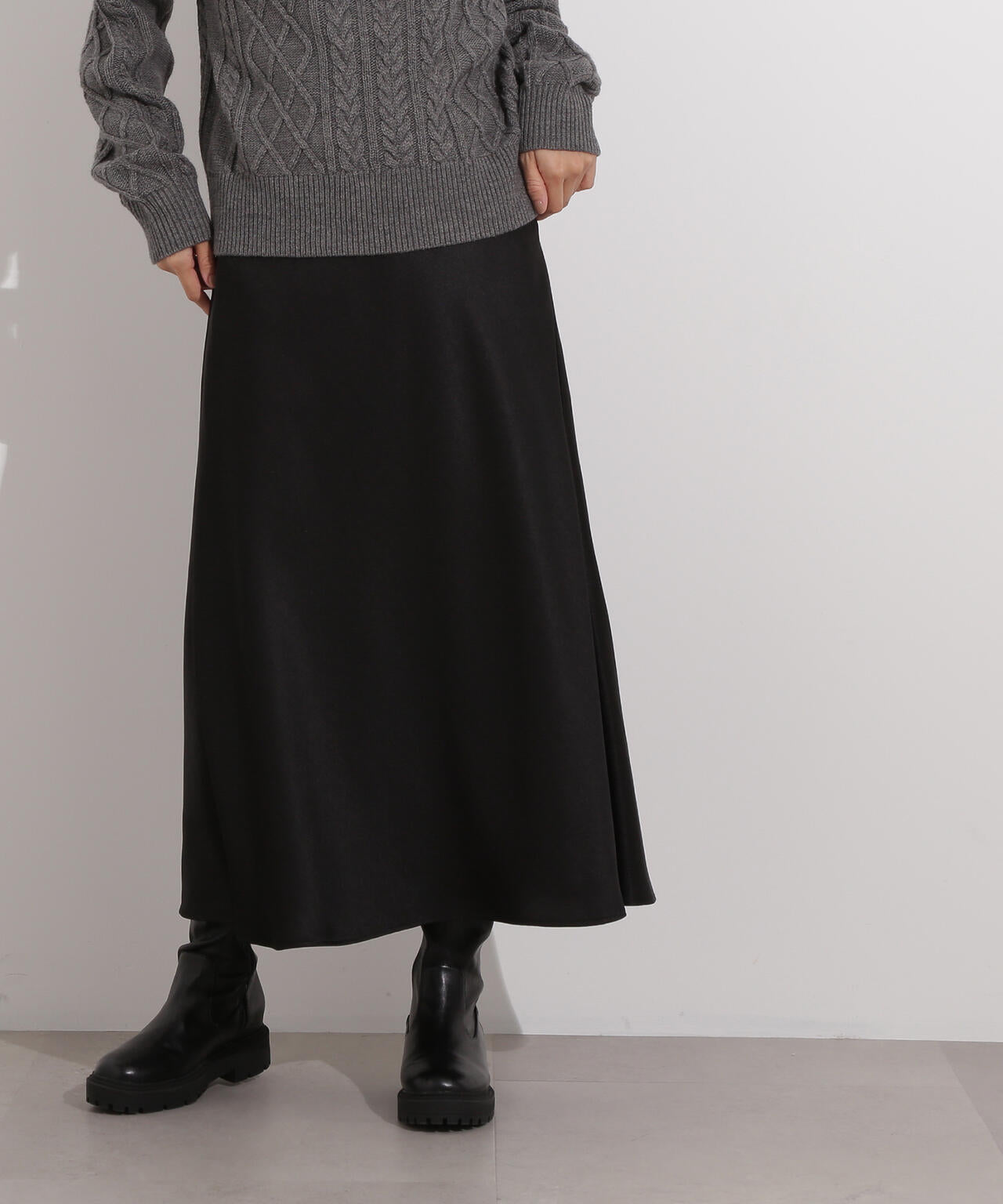 【岸本セシルさん着用】【小室安未さん着用】サテンナロースカート