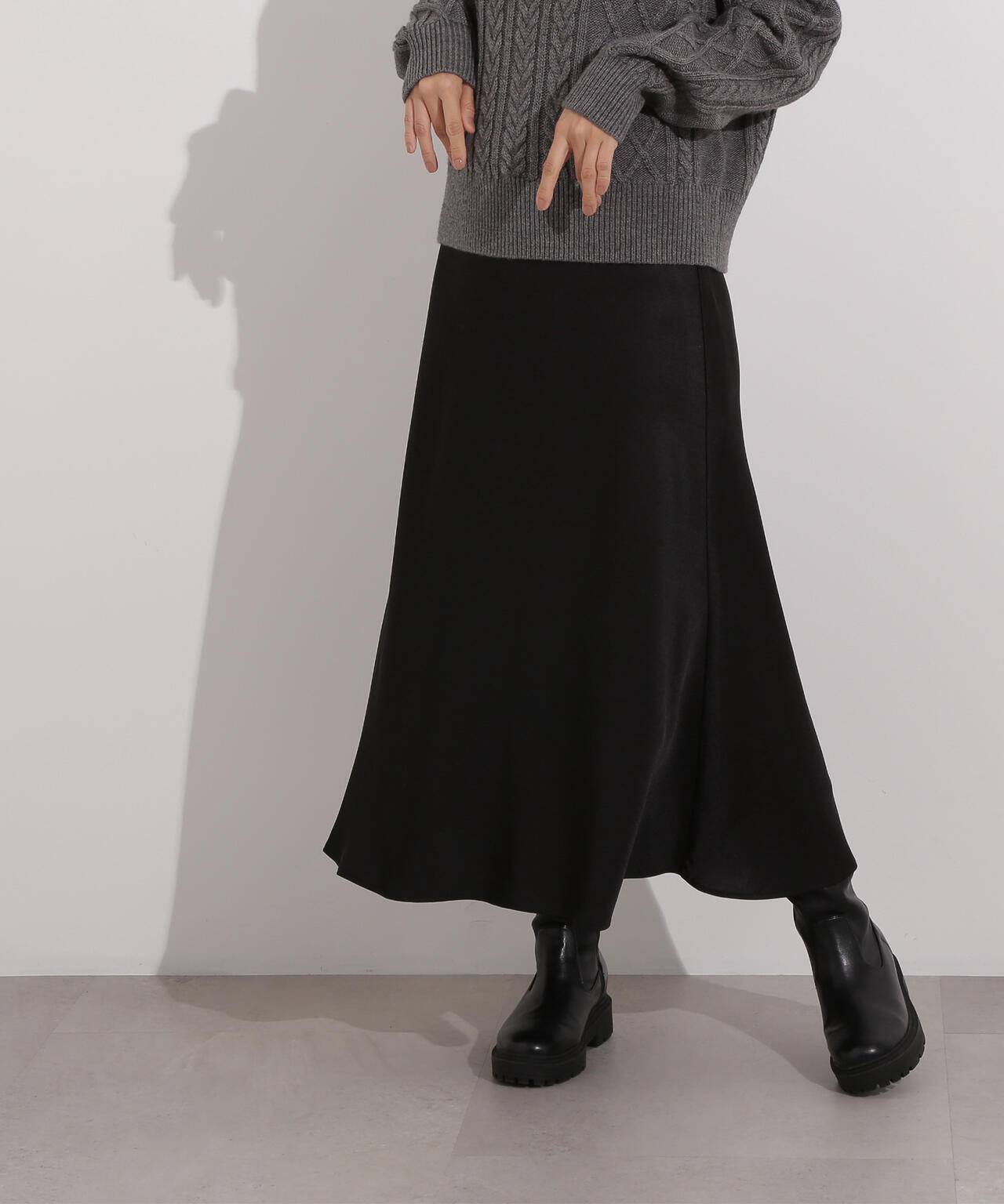 【岸本セシルさん着用】【小室安未さん着用】サテンナロースカート