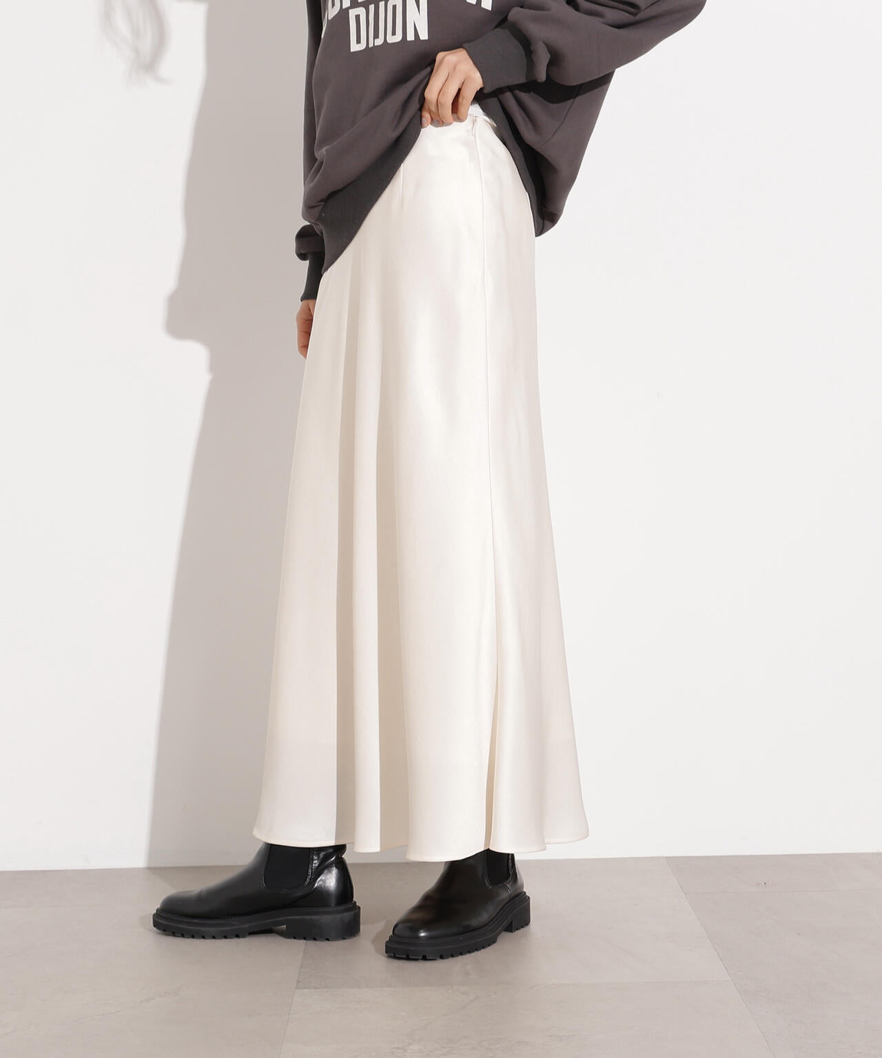 【岸本セシルさん着用】【小室安未さん着用】サテンナロースカート