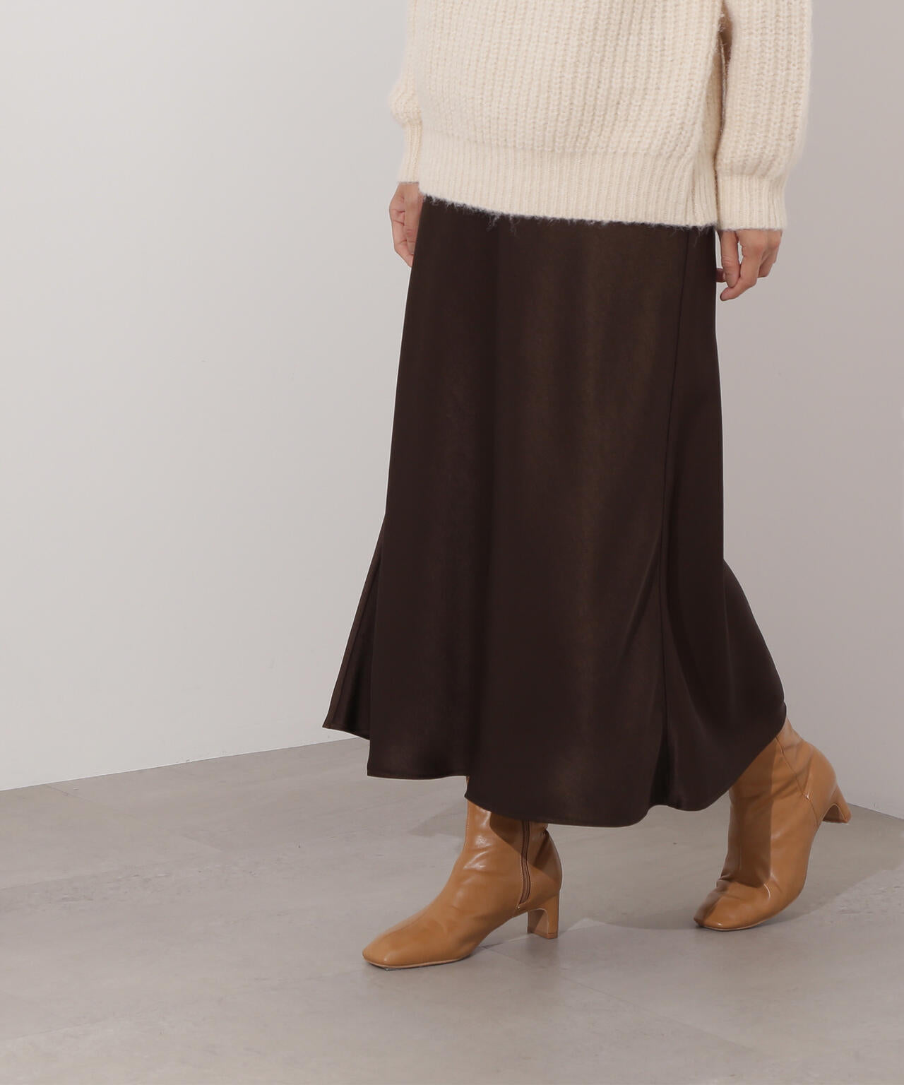 【岸本セシルさん着用】【小室安未さん着用】サテンナロースカート