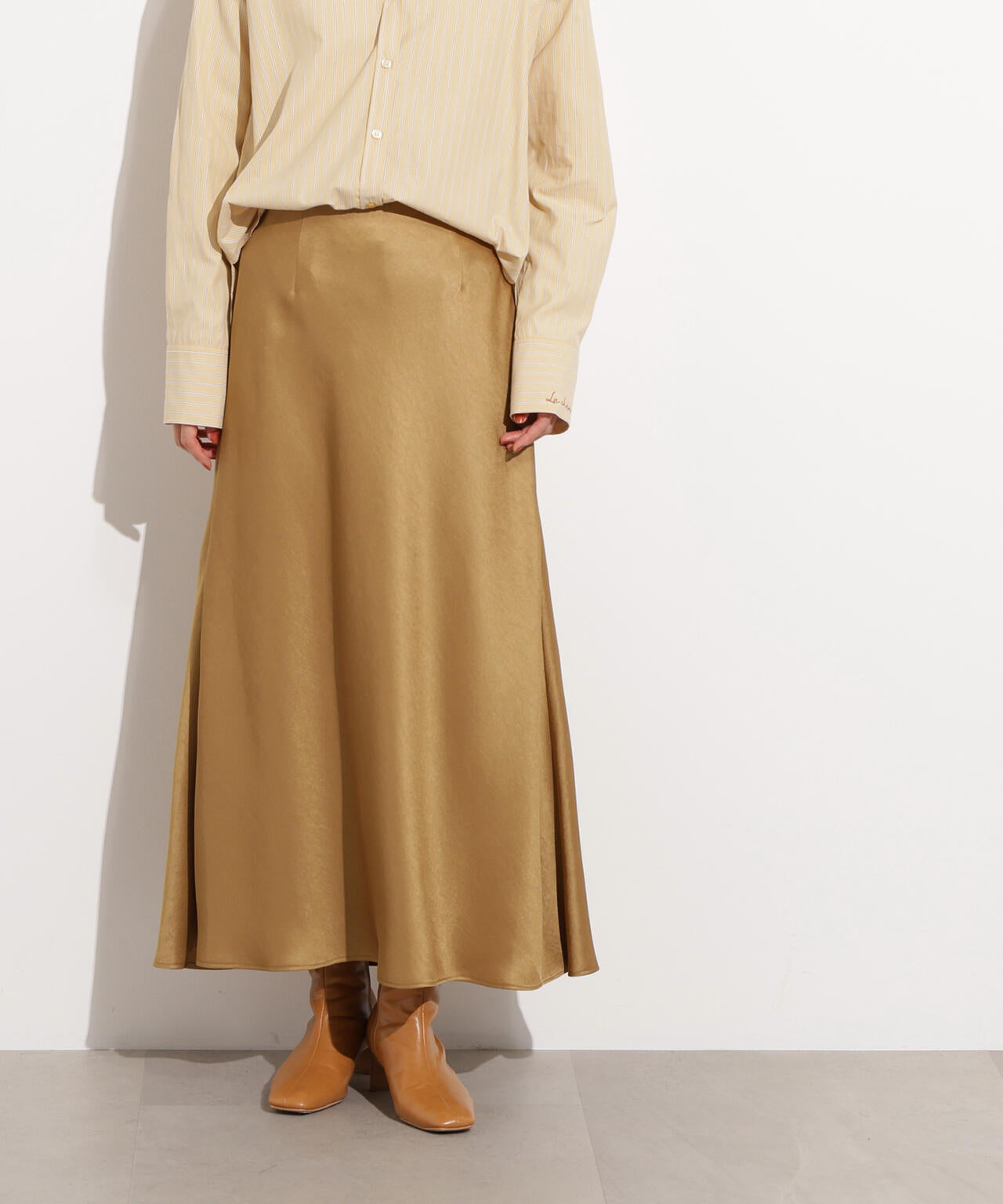 【岸本セシルさん着用】【小室安未さん着用】サテンナロースカート