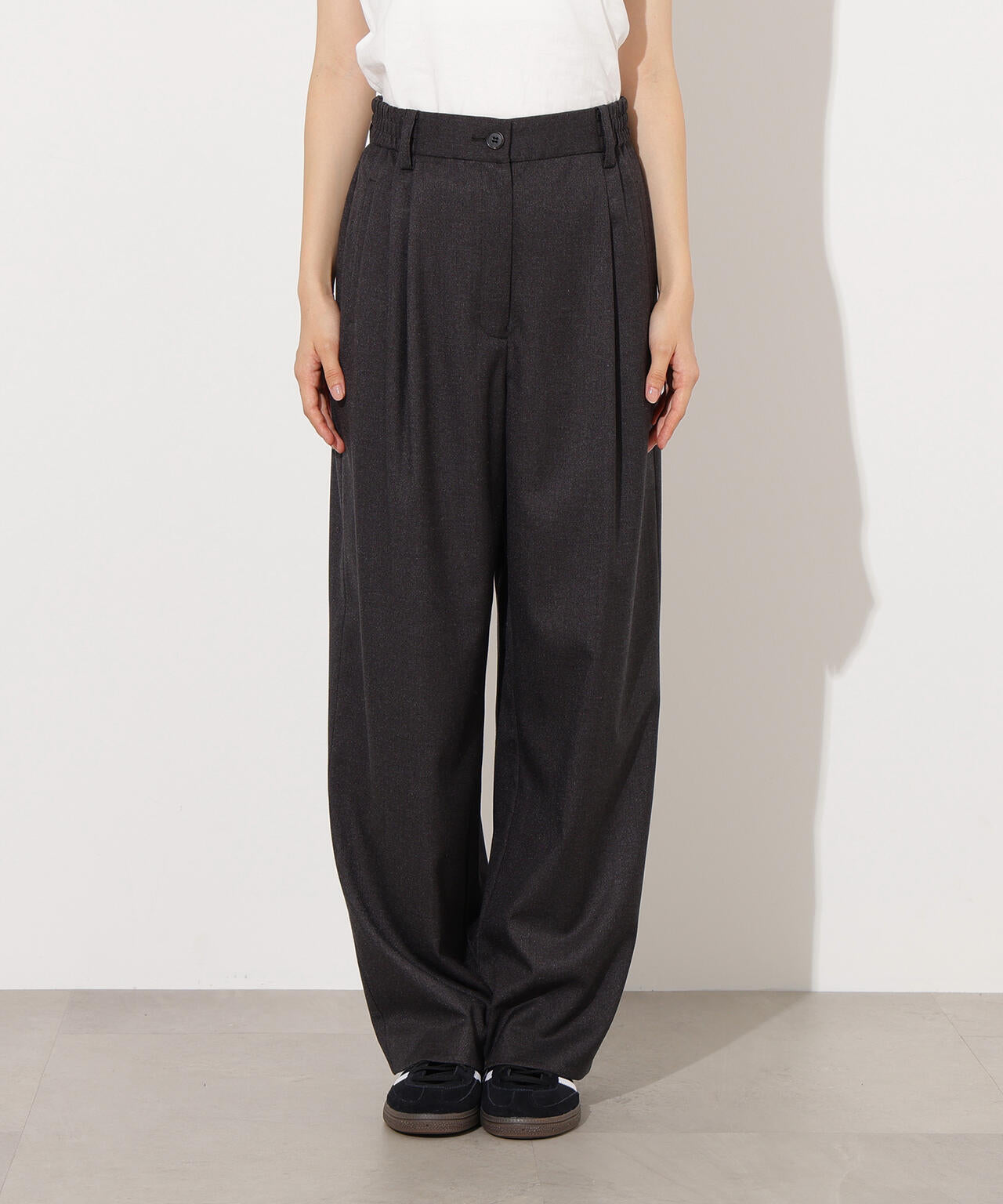 【岸本セシルさん着用】リラックスタックワイドパンツ