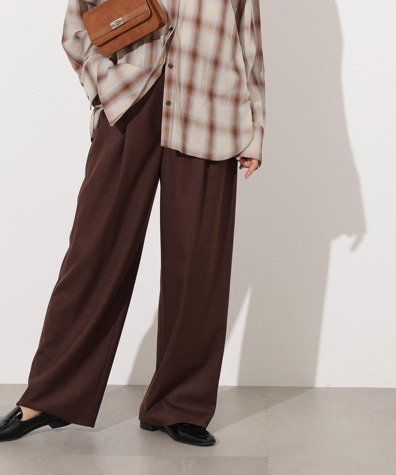 【岸本セシルさん着用】リラックスタックワイドパンツ