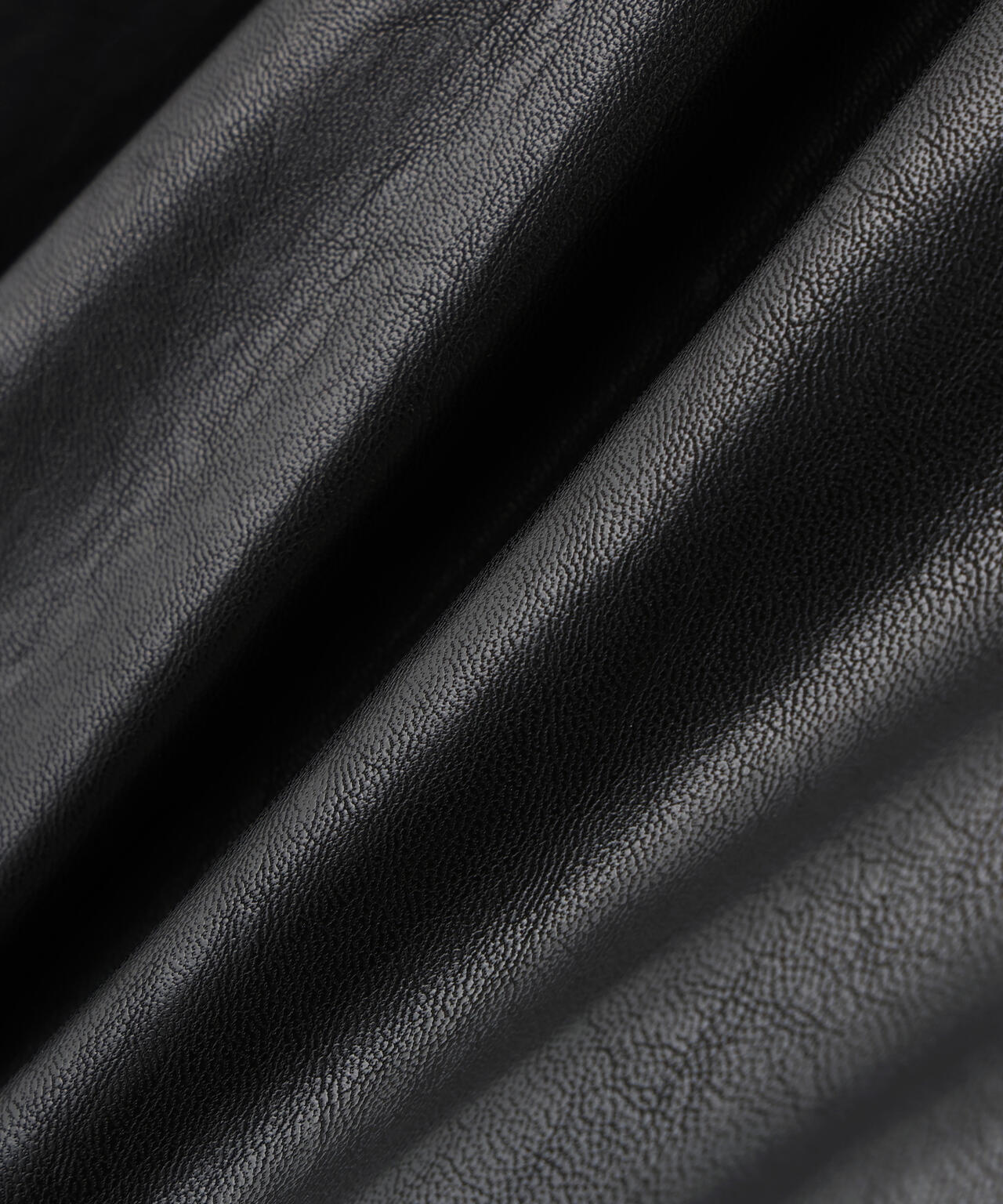 【岸本セシルさん着用】フェイクレザーハーフパンツ